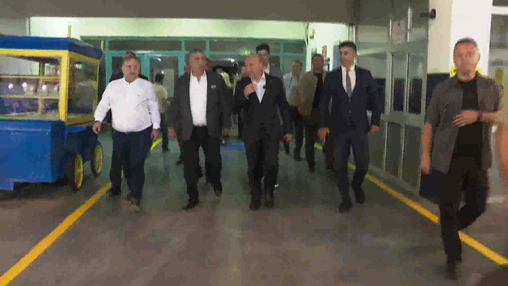 İZMİRLİ BALIKÇILAR SEZONU AÇTI, SİFTAHI BELEDİYE BAŞKANI TUNÇ SOYER YAPTI