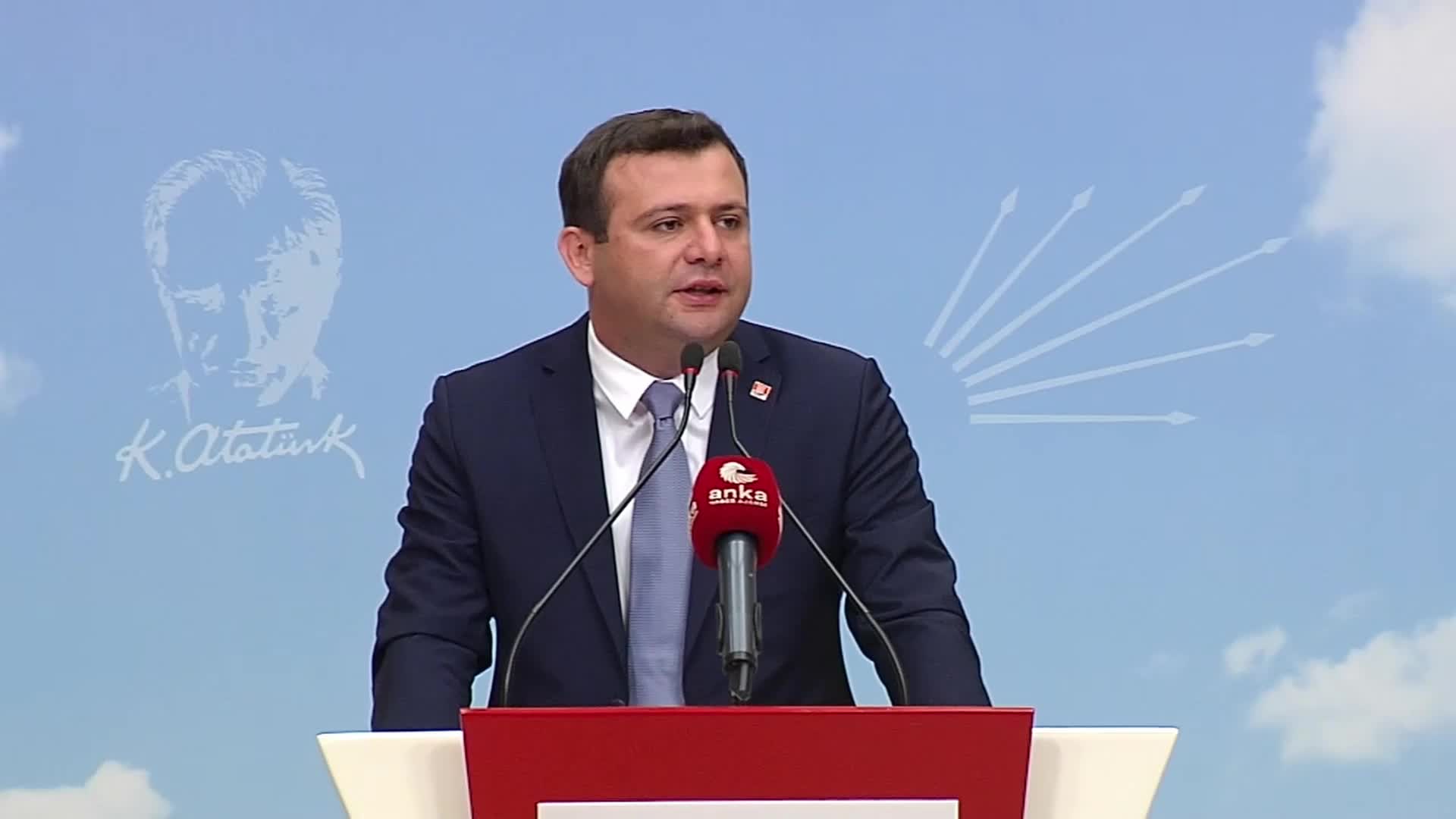 HASAN EFE UYAR: “ESKİDEN ÜCRETLİ EMEKÇİLER, YATIRIM OLARAK ALTINI YA DA DÖVİZİ TERCİH EDERDİ. ŞİMDİ; AYÇİÇEK YAĞI, 1 KİLO PEYNİR, 1 KİLO KIYMA, 1 PAKET MAKARNA TERCİH EDİLİYOR”