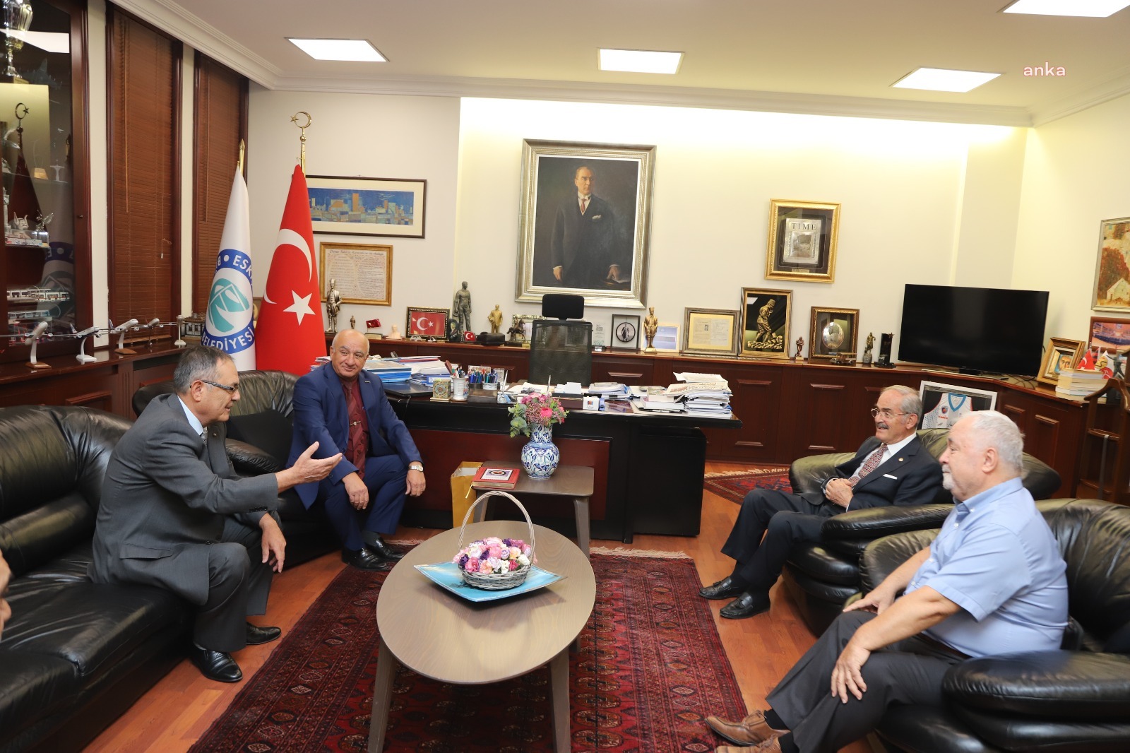 SANAT 76 GRUBU’NDAN ESKİŞEHİR BÜYÜKŞEHİR BELEDİYE BAŞKANI BÜYÜKERŞEN’E TEŞEKKÜR ZİYARETİ