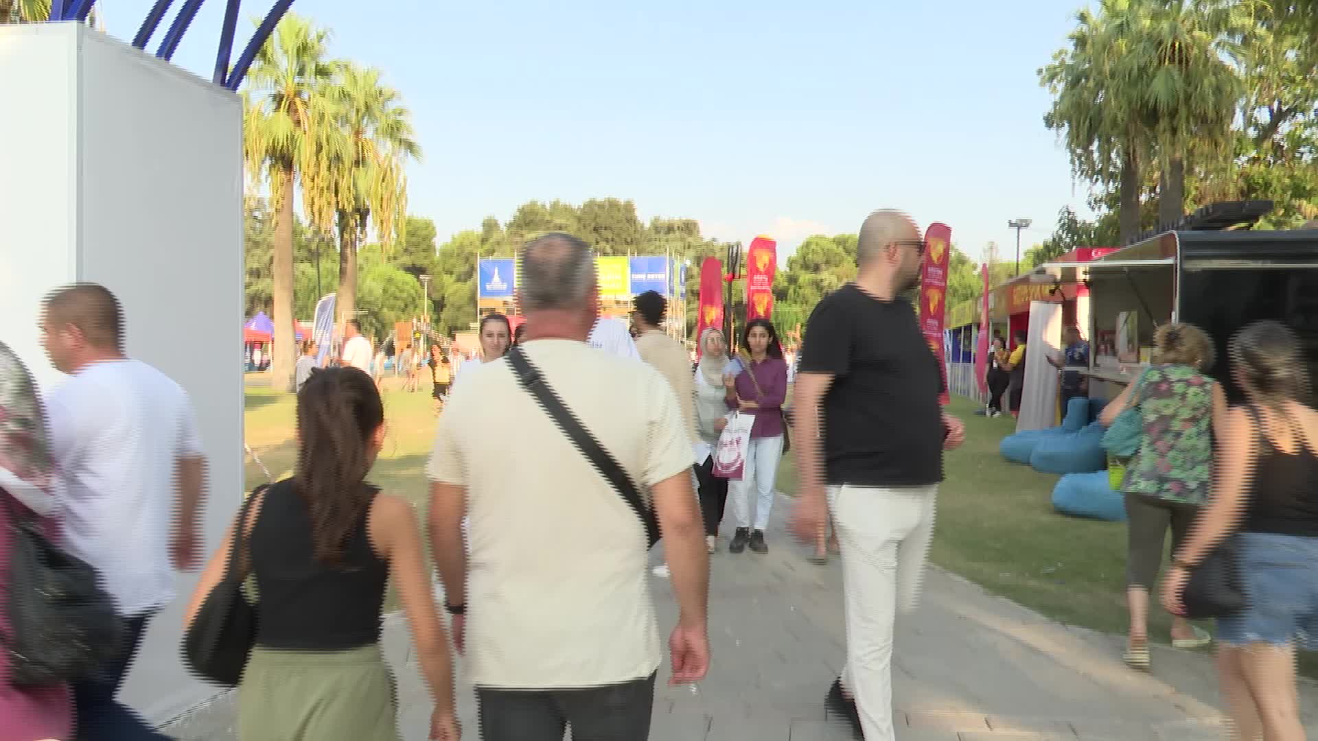 GENÇLER İZMİR ENTERNASYONAL FUARI’NI ÇOK SEVDİ