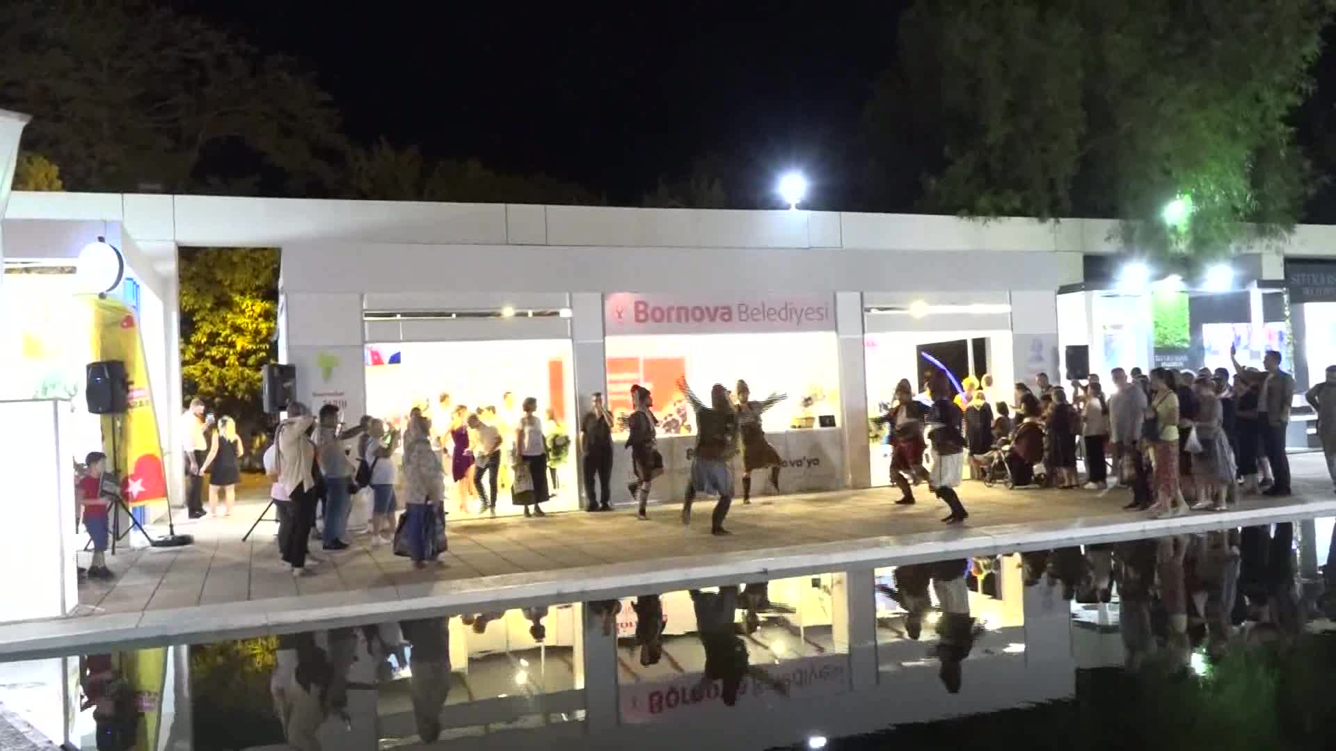 BAŞKAN İDUĞ, FUAR STANDINDA VATANDAŞLARLA BULUŞTU