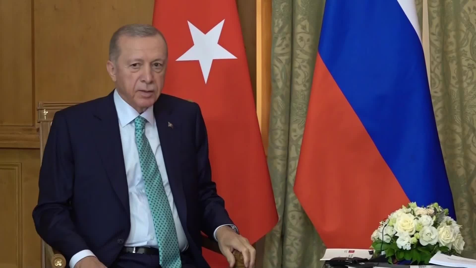 ERDOĞAN İLE PUTİN GÖRÜŞMESİ BAŞLADI... ERDOĞAN: "HERKES BUGÜN TÜRKİYE-RUSYA İLİŞKİLERİNDE BU ZİYARETİMİZDE TAHIL KORİDORU MESELESİNE BAKIYORLAR. BURADAN NE ÇIKACAK DİYE BUNU BEKLİYORLAR"