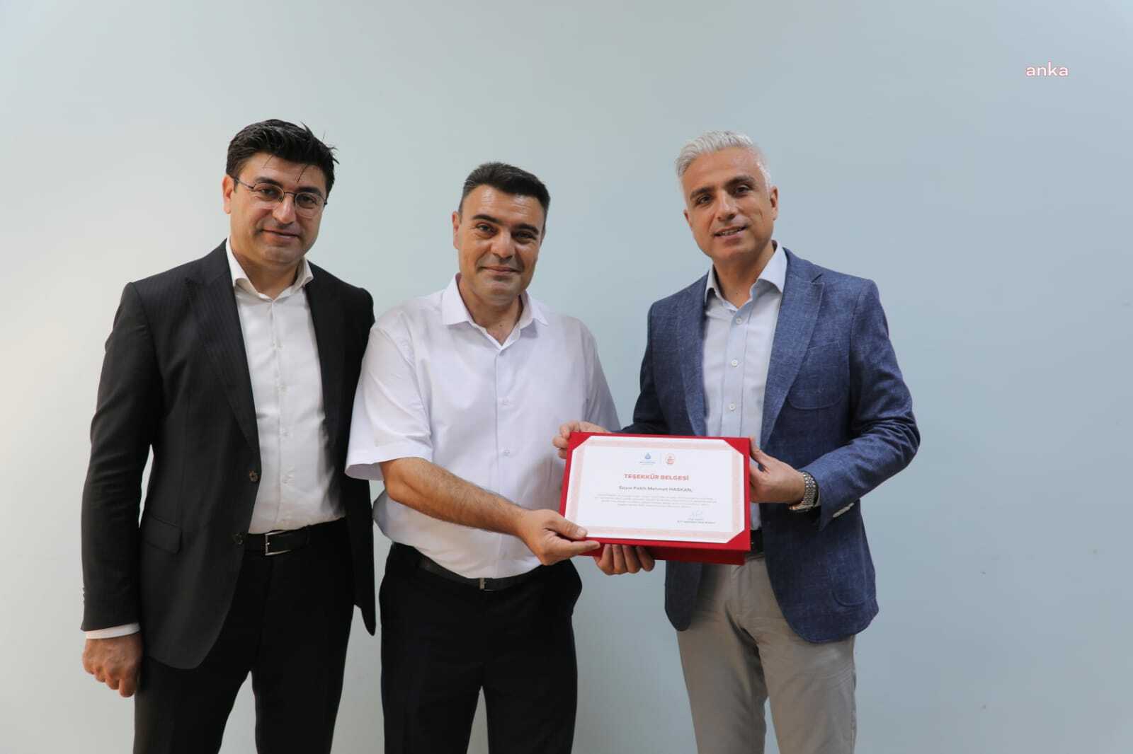 İETT’NİN ÖRNEK ŞOFÖRÜ FATİH MEHMET HASKAN ÖDÜLLENDİRİLDİ: “OTOBÜS VE İSTANBUL BENİM İÇİN BİR TUTKU”