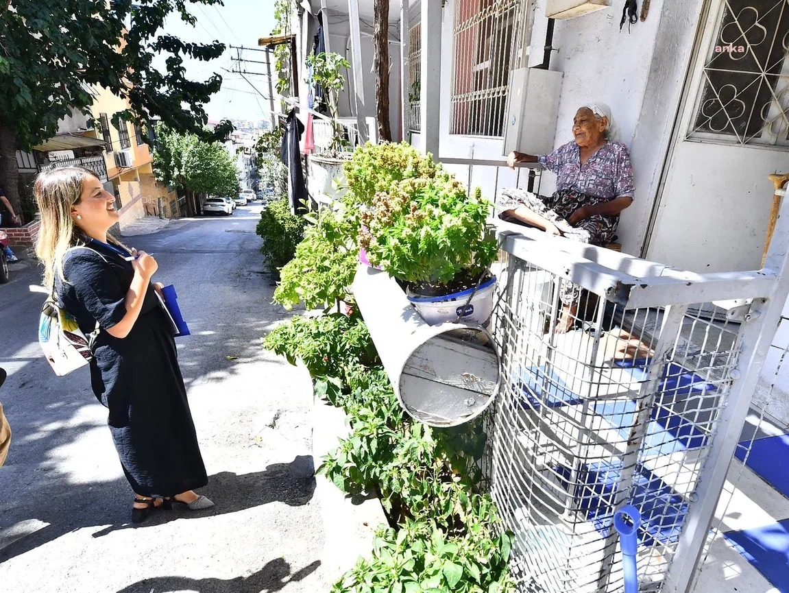 MUHTARLAR VE MAHALLE SAKİNLERİ ACİL ÇÖZÜM ÇALIŞMALARINDAN MEMNUN
