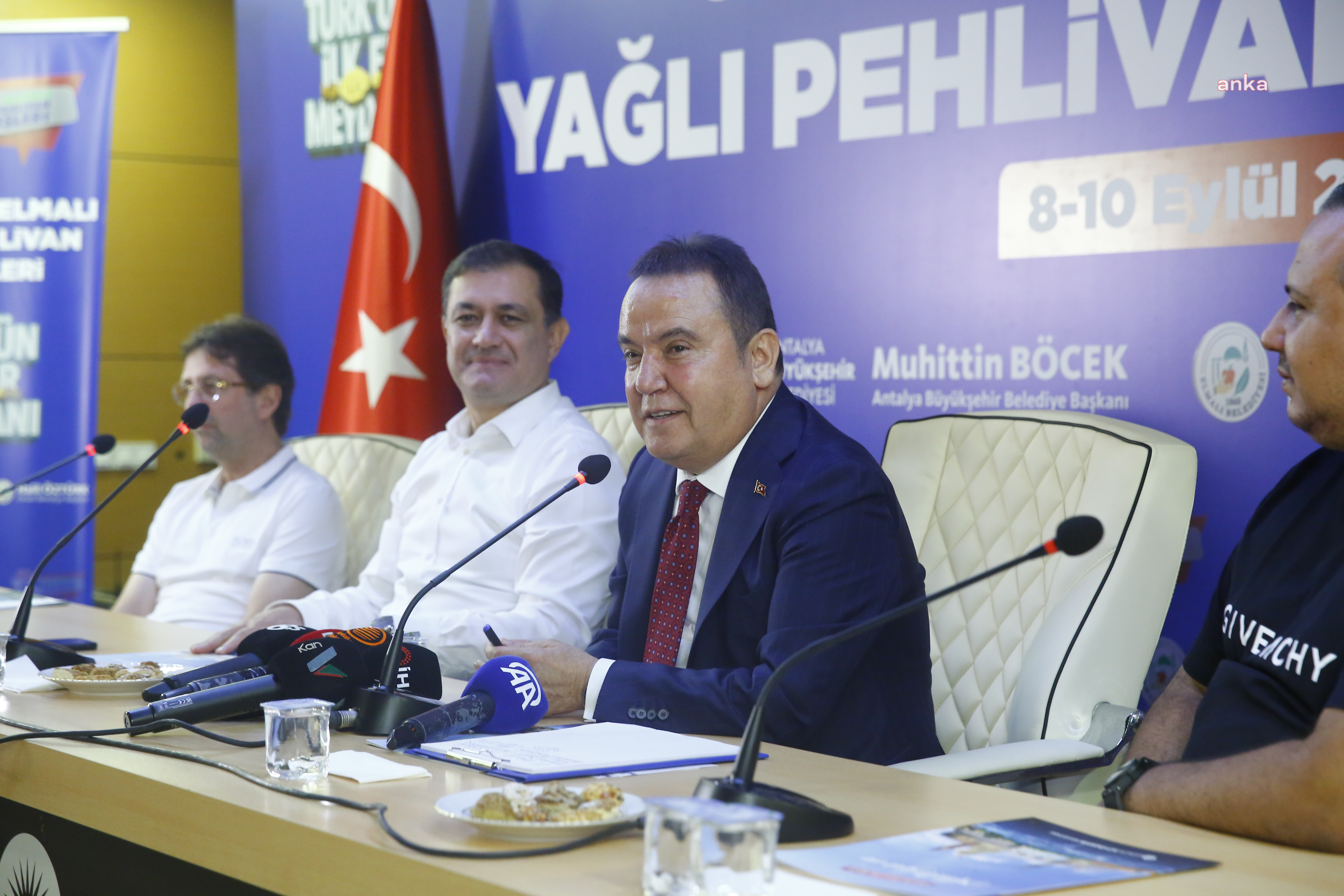 MUHİTTİN BÖCEK’TEN 671. TARİHİ ELMALI GÜREŞLERİ’NE DAVET