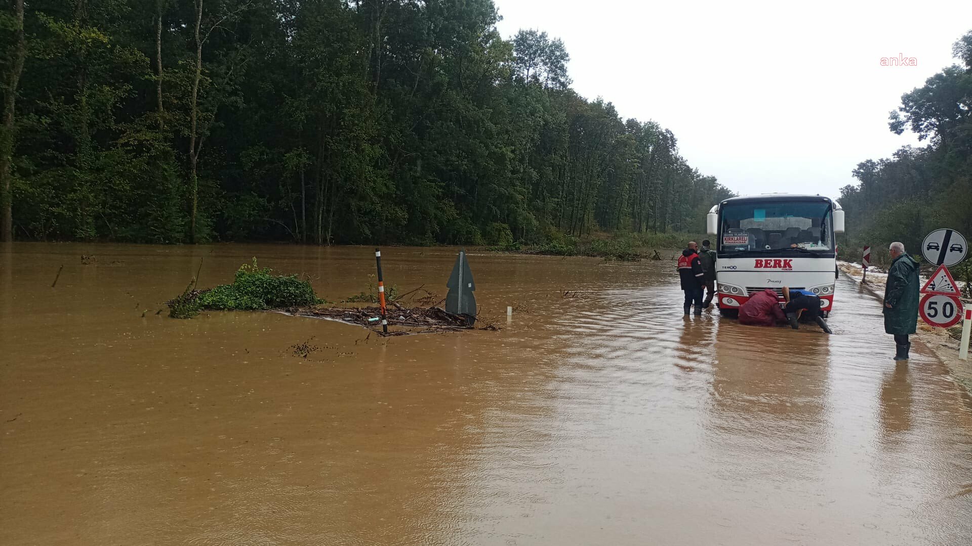 KIRKLARELİ’DE SEL SONUCU İKİ VATANDAŞ HAYATINI KAYBETTİ