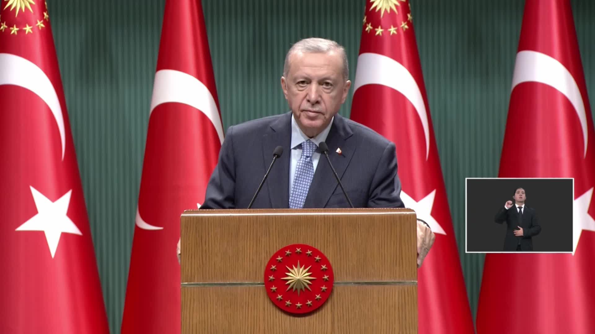 ERDOĞAN: AĞUSTOS AYI VERİLERİYLE BİRLİKTE YILLIK ENFLASYONUN YÜZDE 56'YA YÜKSELMESİ HAYAT PAHALILIĞI İLE MÜCADELEMİZİ DAHA SIKI YÜRÜTMEMİZ GEREKTİĞİNE İŞARET EDİYOR. HİÇ ŞÜPHESİZ, BU UZUN, ZORLU VE SABIR İSTEYEN BİR SÜREÇTİR