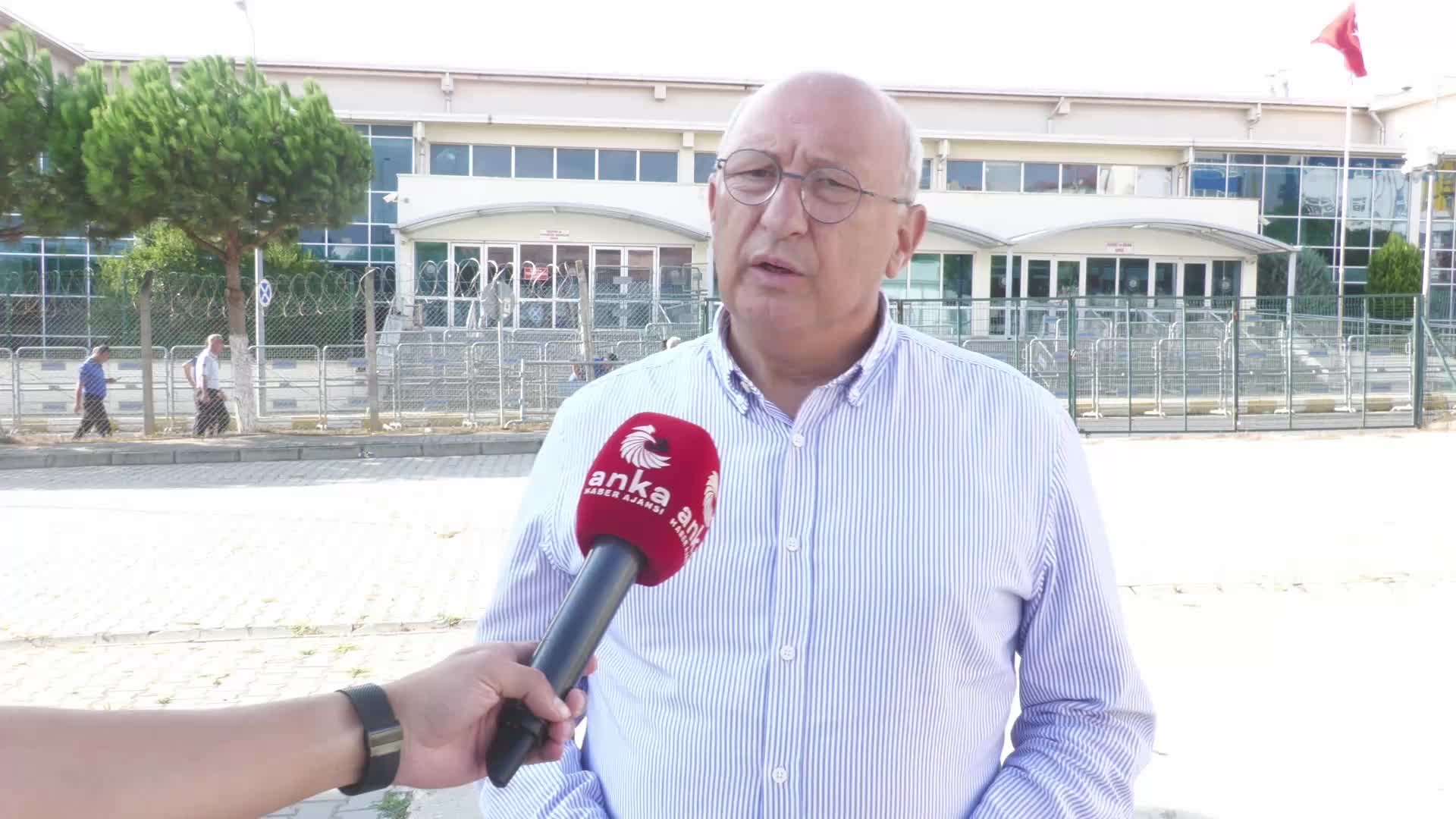 CHP’Lİ ÇAKIRÖZER, GEZİ TUTUKLULARI VE GAZETECİLERİ SİLİVRİ’DEKİ CEZAEVİNDE ZİYARET ETTİ: “TÜRKİYE’NİN, DEMOKRASİNİN AYIBI, ADALET VE HUKUK DEVLETİ NOKTASINDAKİ EKSİĞİMİZİ EN İYİ GÖSTEREN DURUM”