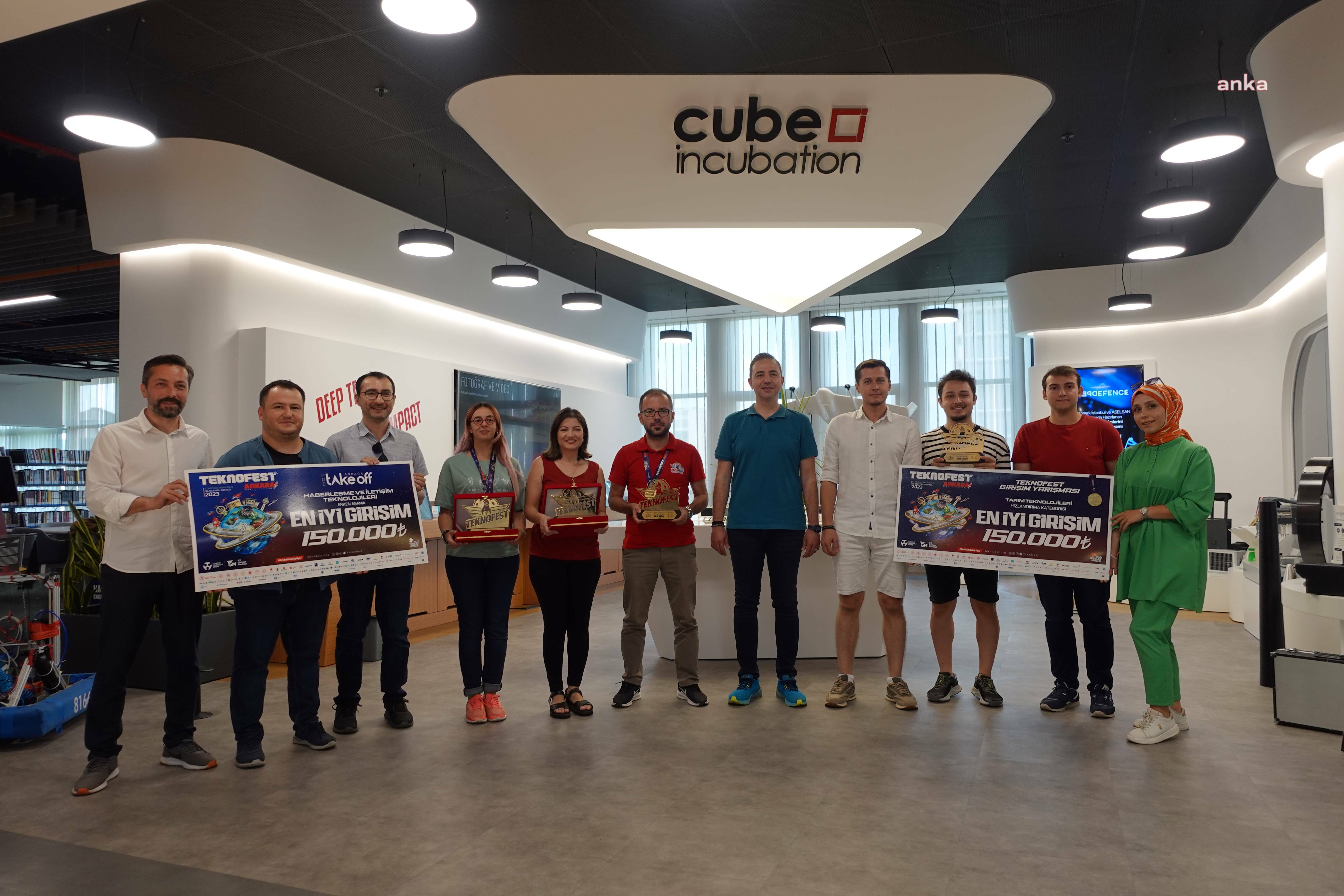 TEKNOPARK İSTANBUL'UN KULUÇKA MERKEZİ CUBE INCUBATİON'UN GİRİŞİMCİLERİNE TEKNOFEST ANKARA'DA ÖDÜL