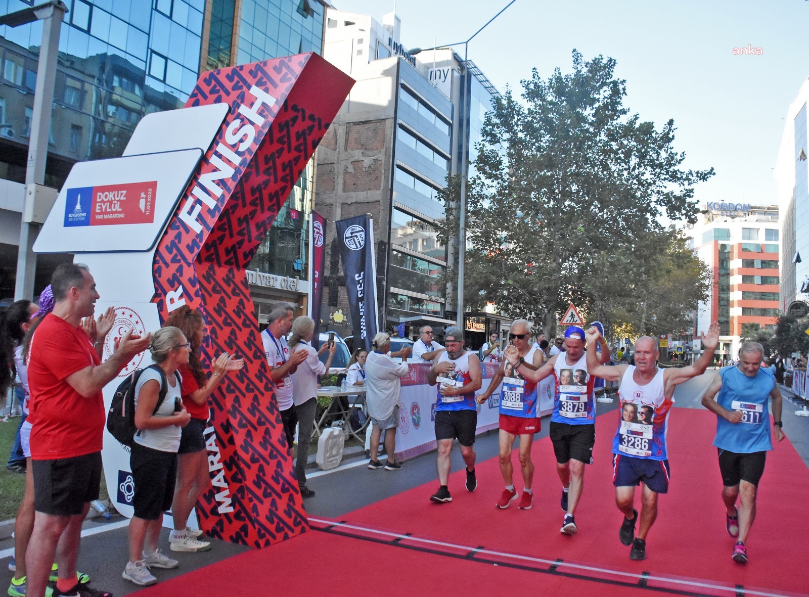 İZMİR'DE MARATON HEYECANI