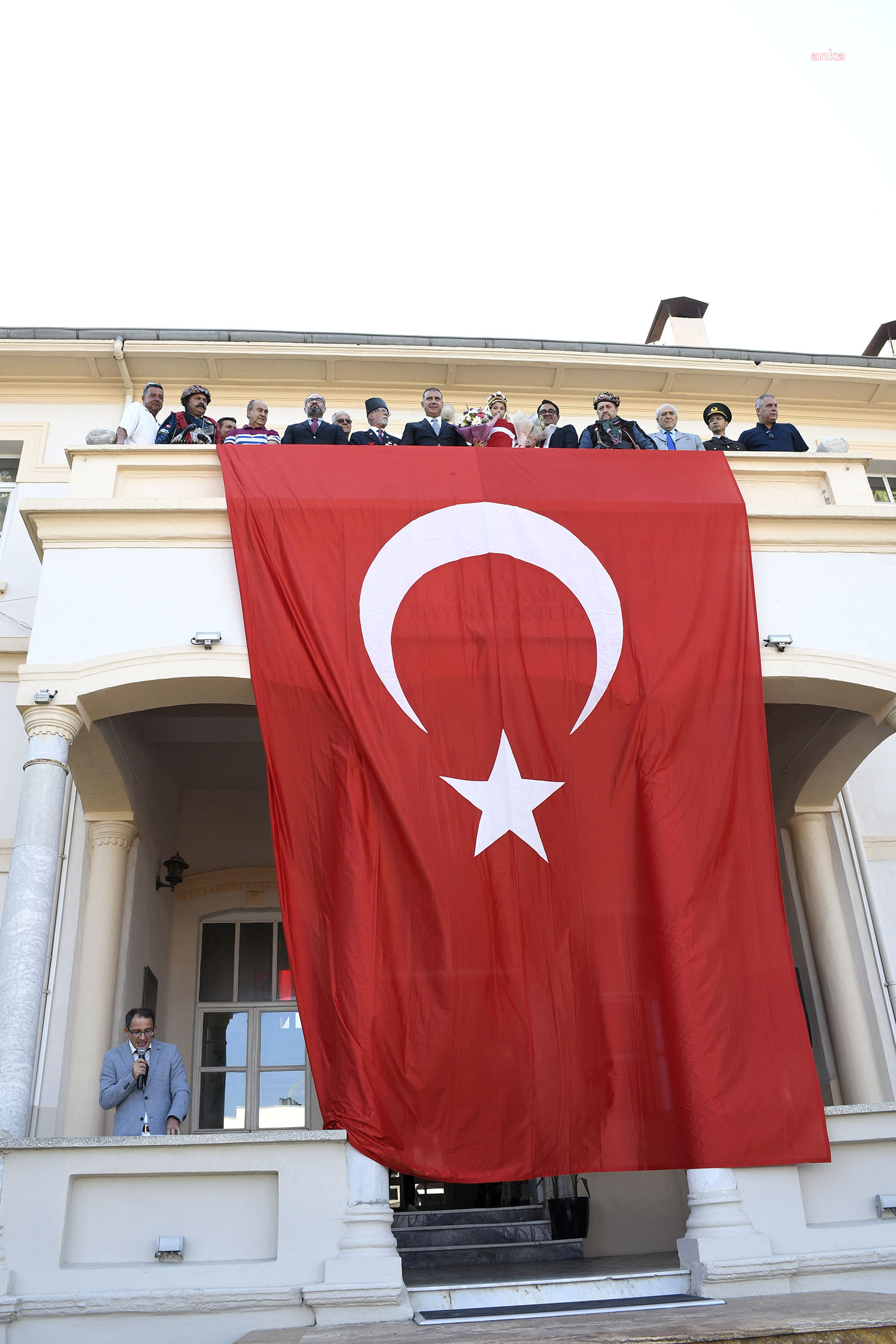 KUŞADASI’NIN DÜŞMAN İŞGALİNDEN KURTULUŞUNUN 101’İNCİ YILI COŞKUYLA KUTLANDI