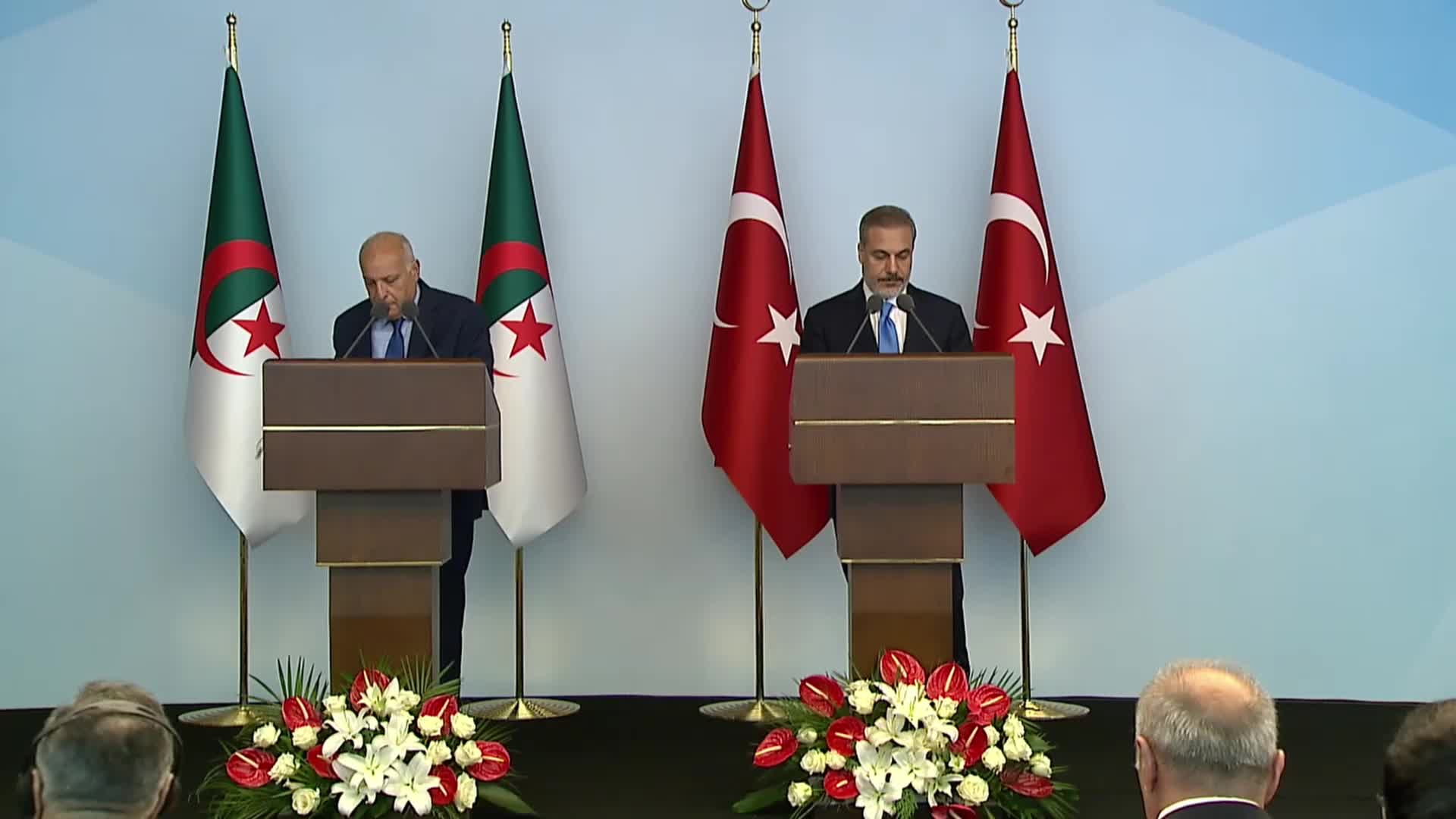 HAKAN FİDAN, CEZAYİR DIŞİŞLERİ BAKAN ATTAF İLE GÖRÜŞTÜ: "İLİŞKİLERİMİZ AFRİKA GENELİNDE STRATEJİK DÜZEYE ULAŞMAKTA"