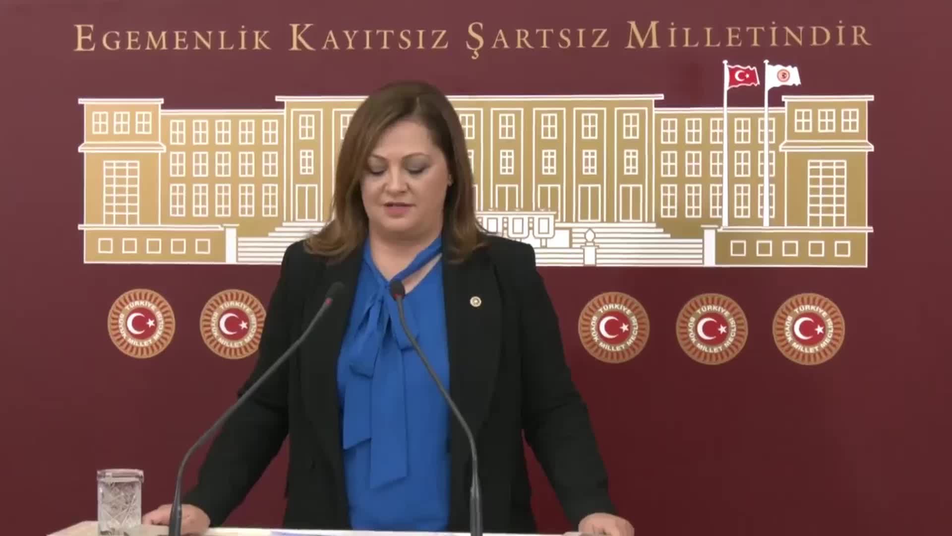 BURCU KÖKSAL'DAN MADIMAK KATLİAMI HÜKÜMLÜSÜ GÜL'ÜN CEZASINI AFFEDEN ERDOĞAN'A: "KIZ ÇOCUKLARIIN OKUMASI İÇİN ÖMRÜNÜ ADAMIŞ DOKTOR TÜRKAN SAYLAN'I HASTA YATAĞINDA CEZAEVİNE GÖNDERİRKEN NEREDEYDİ ADALETİNİZ?"