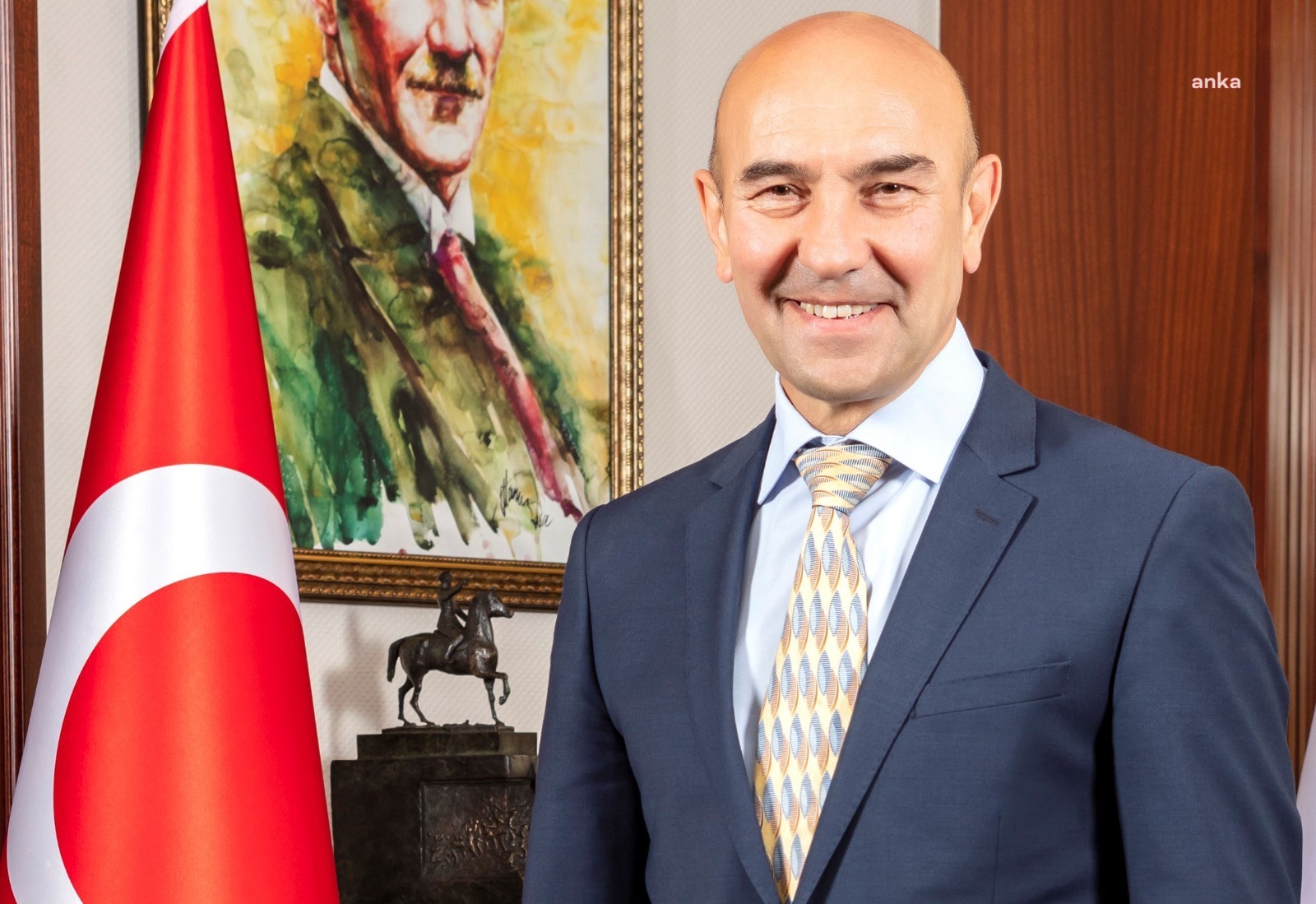BAŞKAN SOYER 9 EYLÜL İÇİN KALEME ALDI: "İZMİR'İN ZAFER YÜRÜYÜŞÜ"