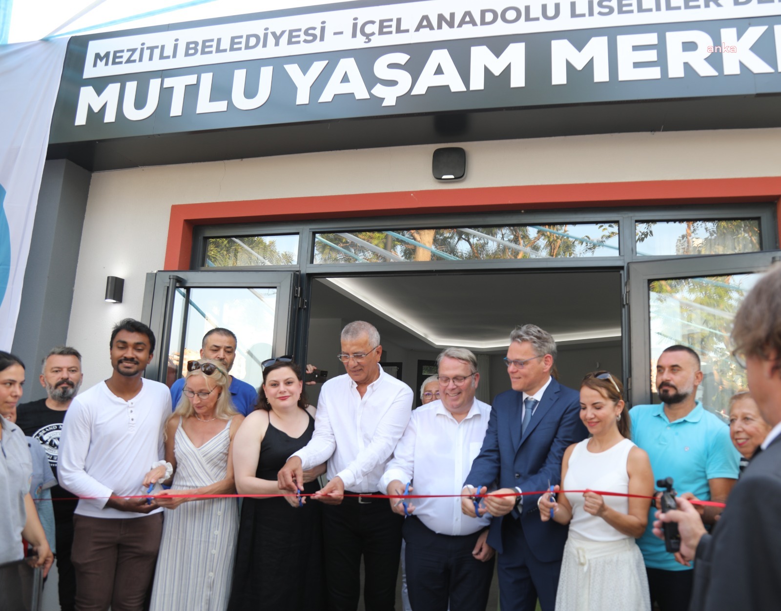 MEZİTLİ’DE MUTLU YAŞAM MERKEZİ AÇILDI