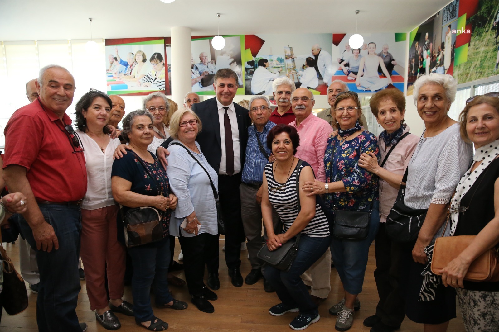 KARŞIYAKA BELEDİYESİ BİLGE ÇINARLAR SAĞLIKLI YAŞ ALMA MERKEZİ, HAYATA BAĞLIYOR