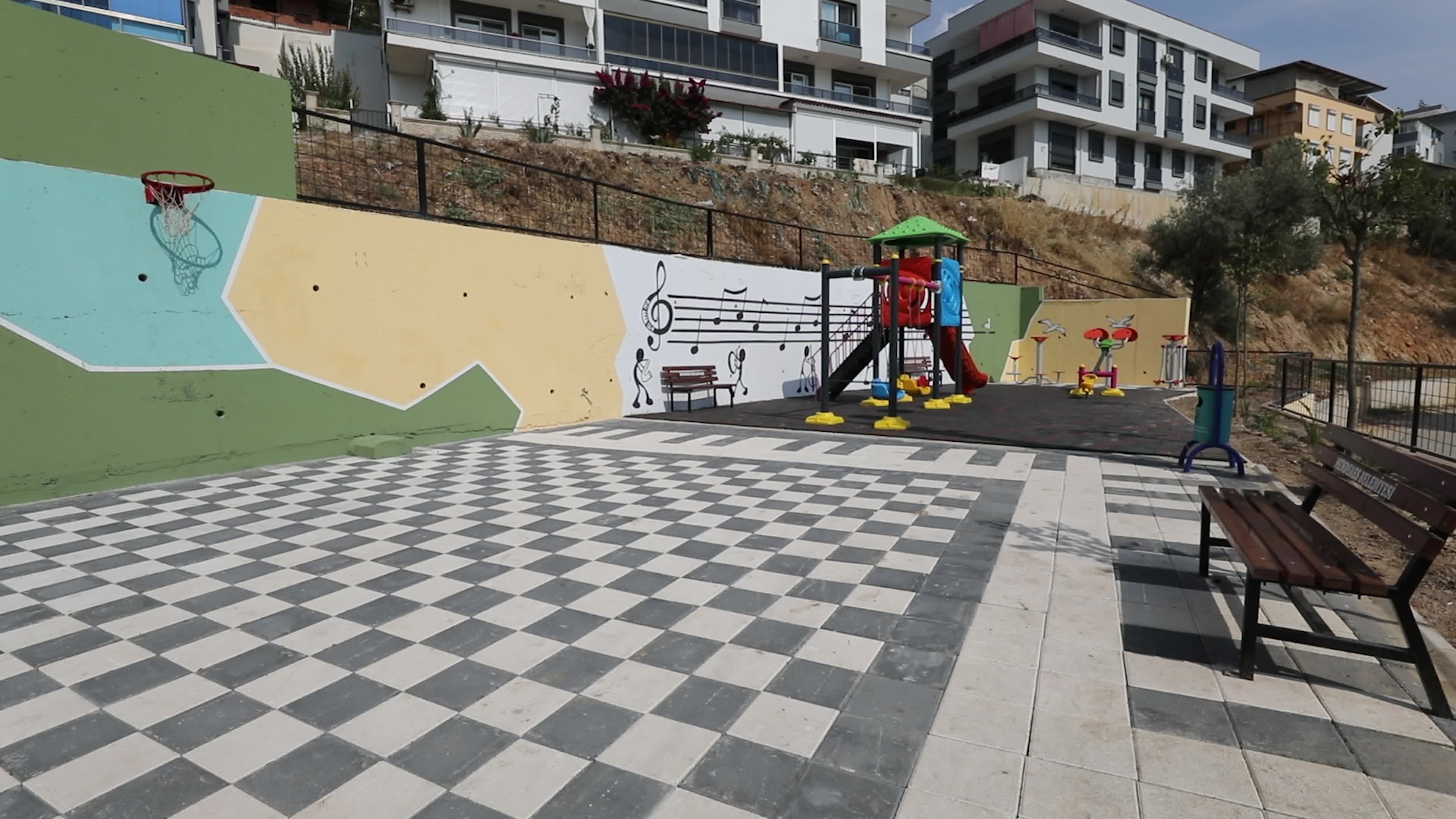 GÜMÜLDÜR’DE AÇILAN MÜZİK PARK'A YOĞUN İLGİ