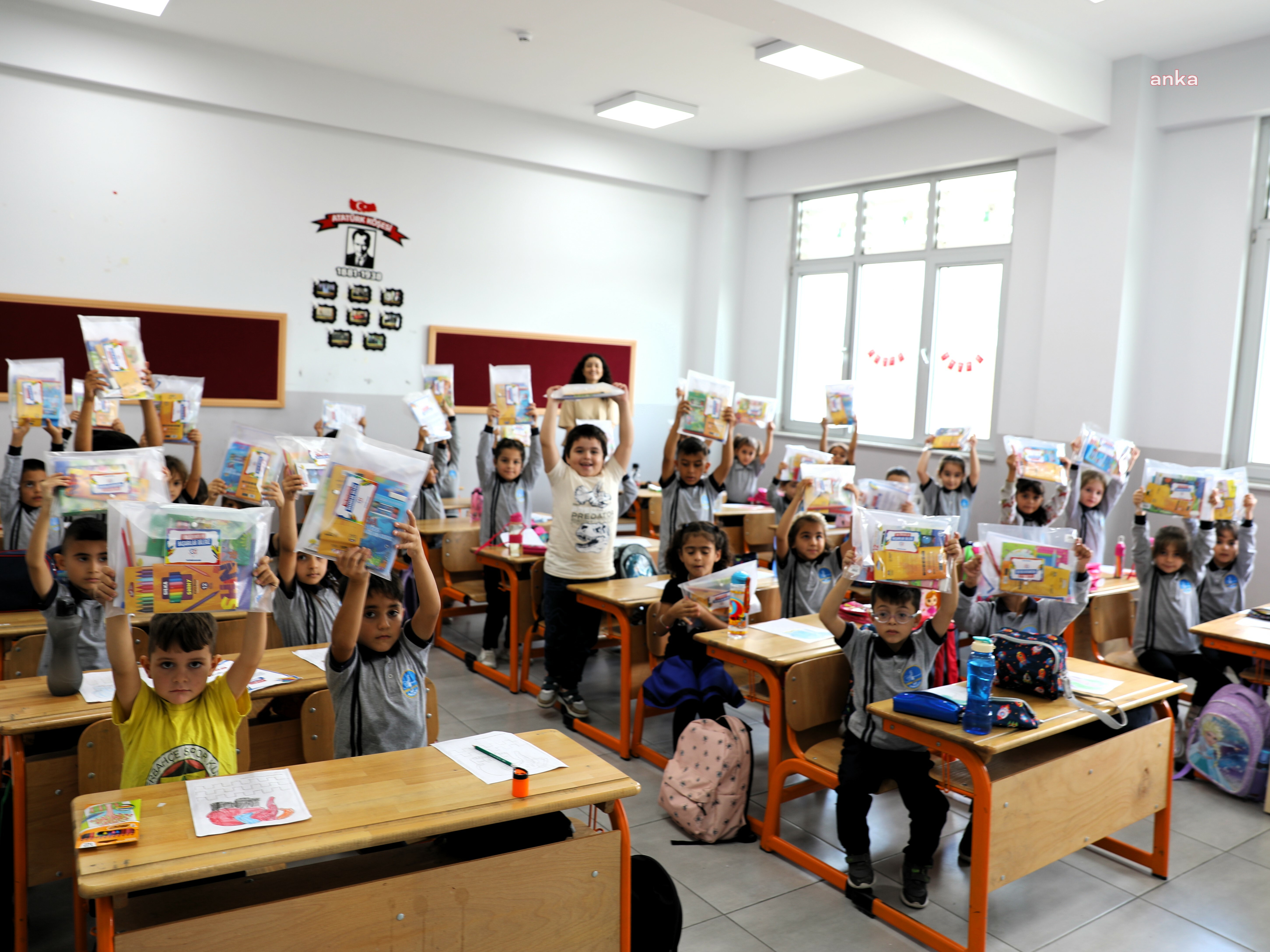 ÇERKEZKÖY BELEDİYESİ'NDEN 5 BİN ÖĞRENCİYE KIRTASİYE SETİ