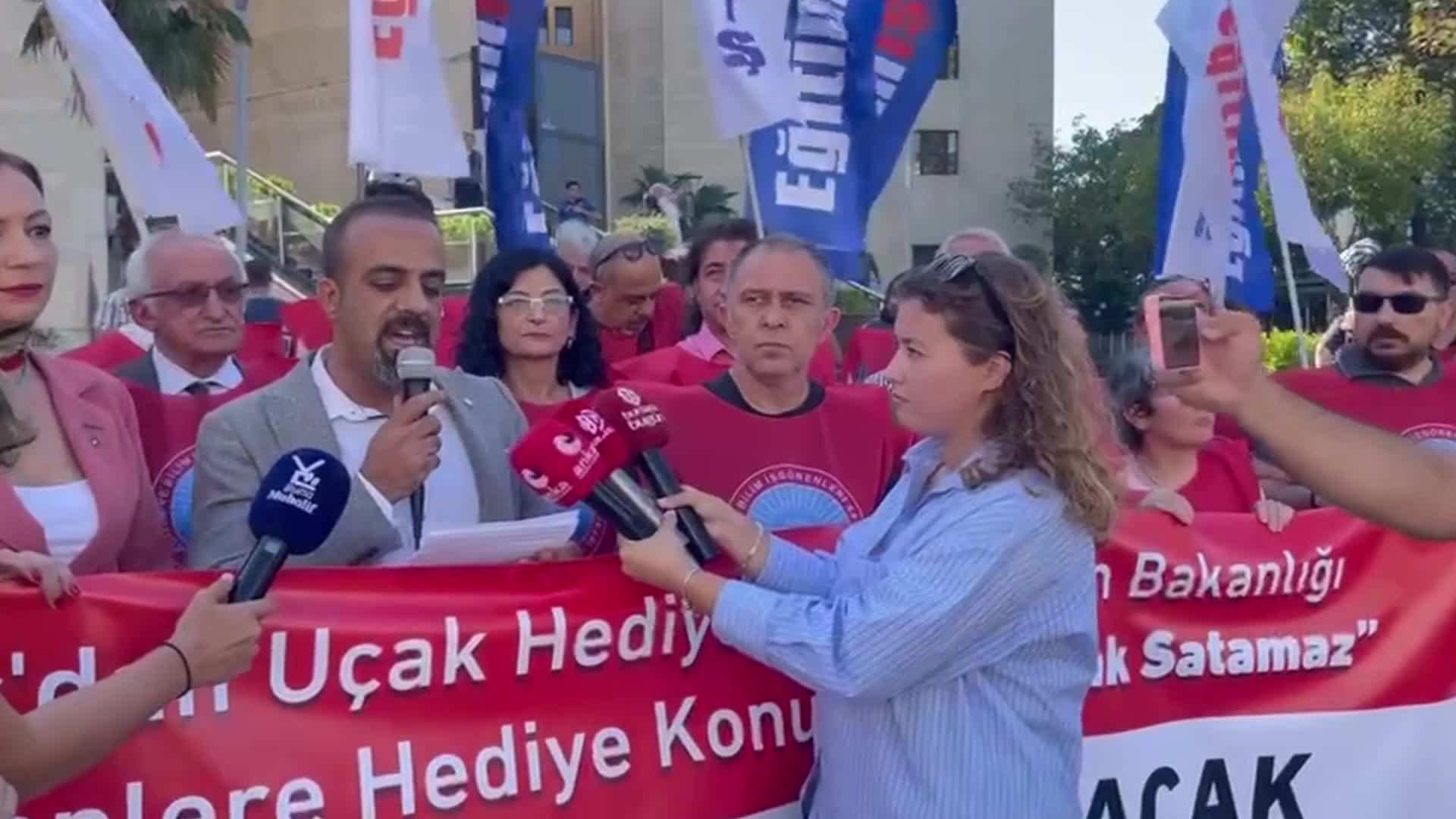 EĞİTİM-İŞ BURSA ŞUBE BAŞKANI YELİZ TOY'UN DAVASI YARIN İSTANBUL'DA BAŞLAYACAK: “ONLARI KIZDIRAN ŞEY, BURSA’DAKİ ÇADIR SKANDALI İLE MEB’İN İPLİĞİNİN PAZARA ÇIKARILMASIDIR”