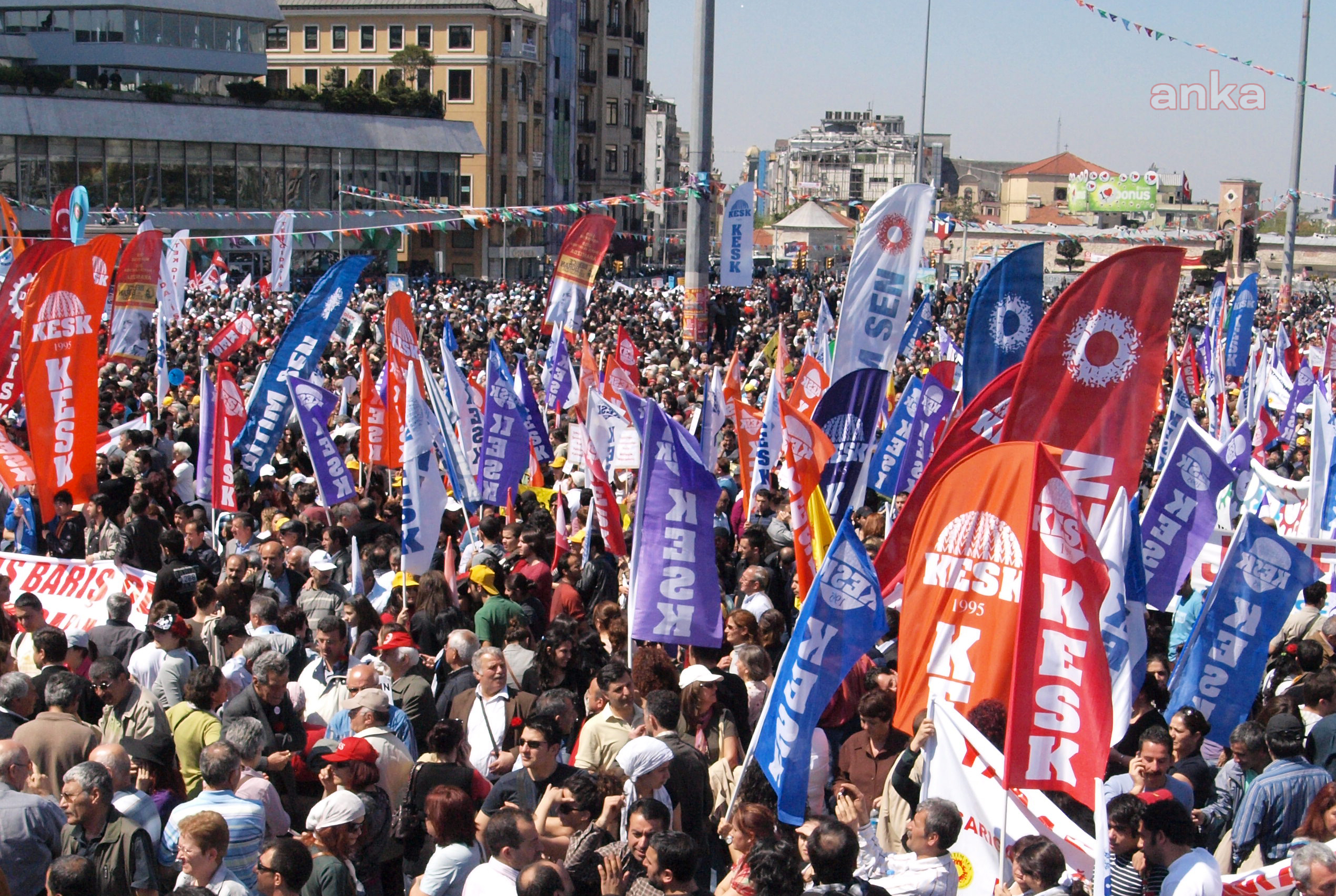 MEMURLARDA SENDİKALAŞMA ORANI DÜŞTÜ