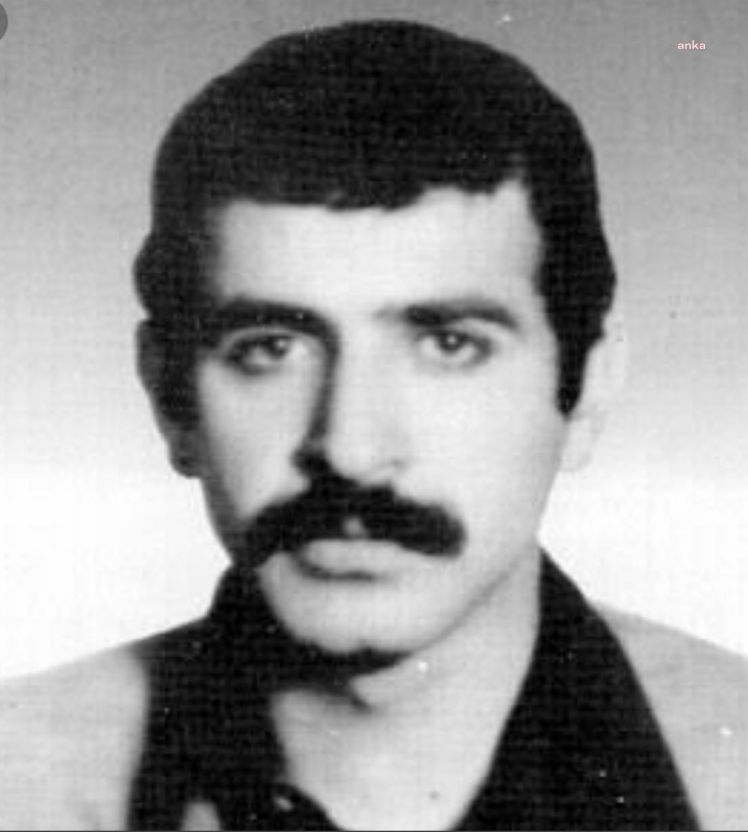 12 EYLÜL’ÜN 43’ÜNCÜ YIL DÖNÜMÜ... SIKIYÖNETİM BAŞSAVCISI ALBAY SOYER’İN İŞKENCEYİ KANITLAMIŞ OLMASINA RAĞMEN, DARBEDEN SONRA İŞKENCEDE İLK KATLEDİLEN ÖĞRETMEN ZEYNEL ABİDİN’İN ÖLÜM NEDENİ, MEZARLIKTA HALEN “ÖLÜ BULUNDU” DİYE KAYITLI