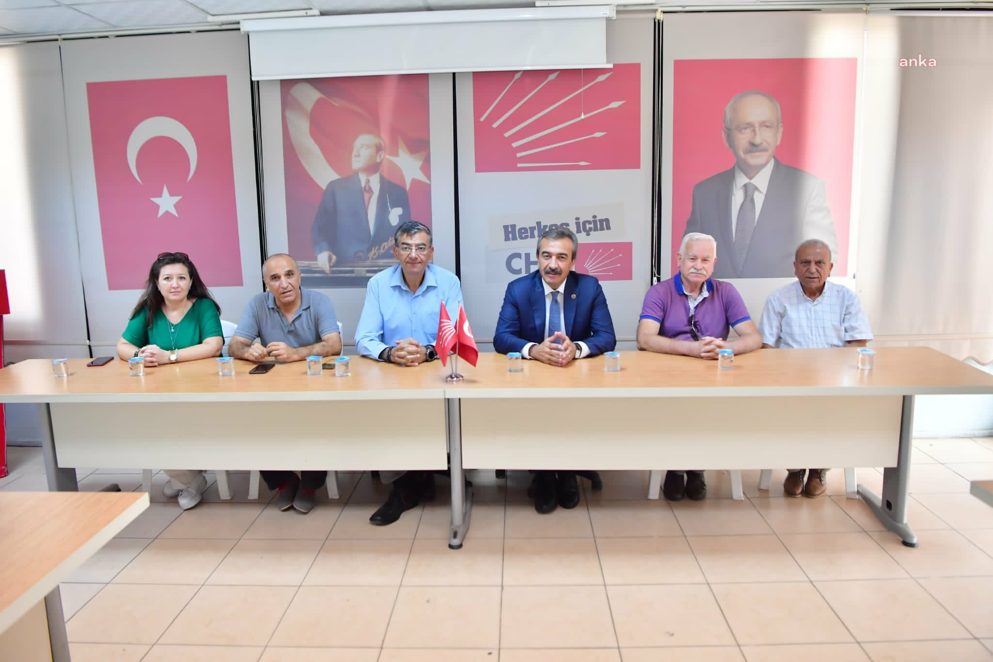 ÇUKUROVA BELEDİYE BAŞKANI ÇETİN'DEN CHP İLÇE ÖRGÜTÜ'NE ZİYARET