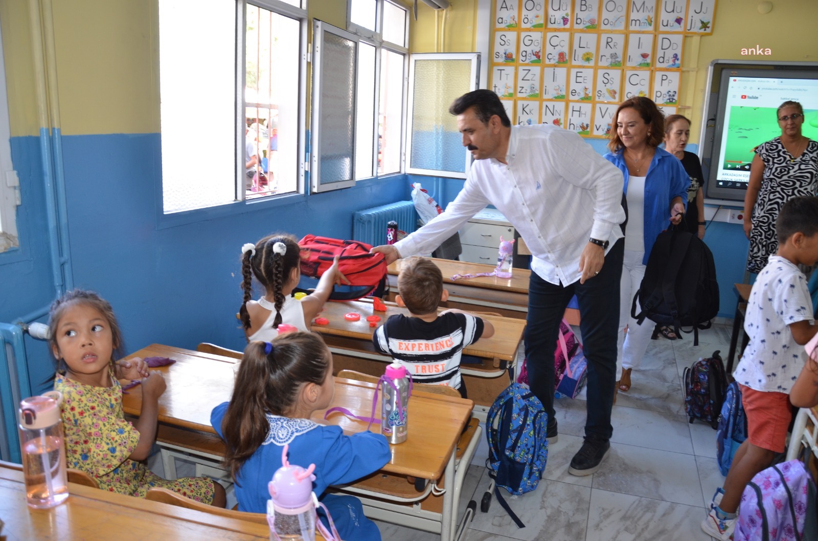 DİKİLİ BELEDİYESİ’NDEN EĞİTİME DESTEK