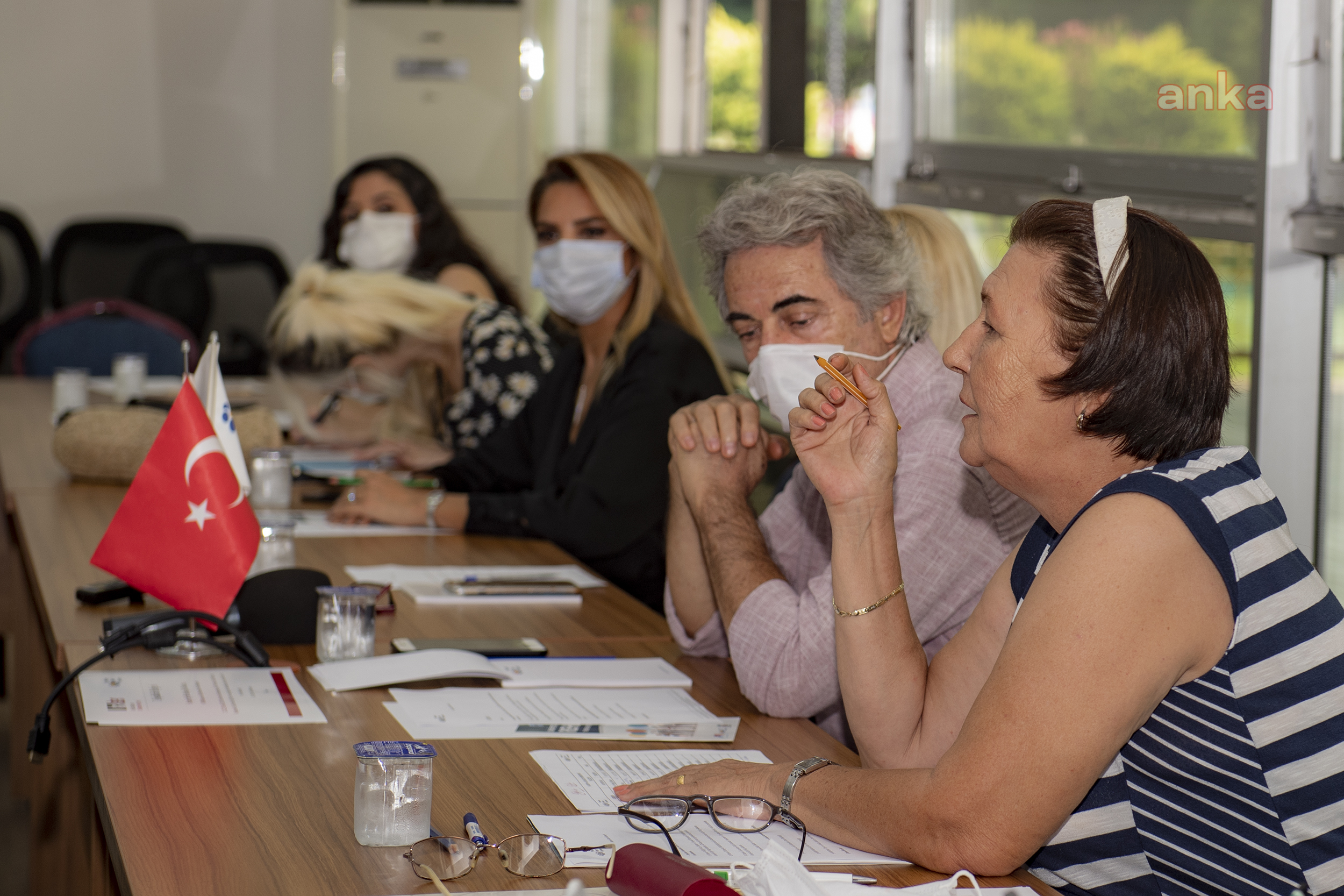 MERSİN BÜYÜKŞEHİR BELEDİYESİ PANDEMİ DÖNEMİNDE YAŞANAN KADINA ŞİDDET VAKALARIYLA İLGİLİ  TOPLANTI DÜZENLEDİ