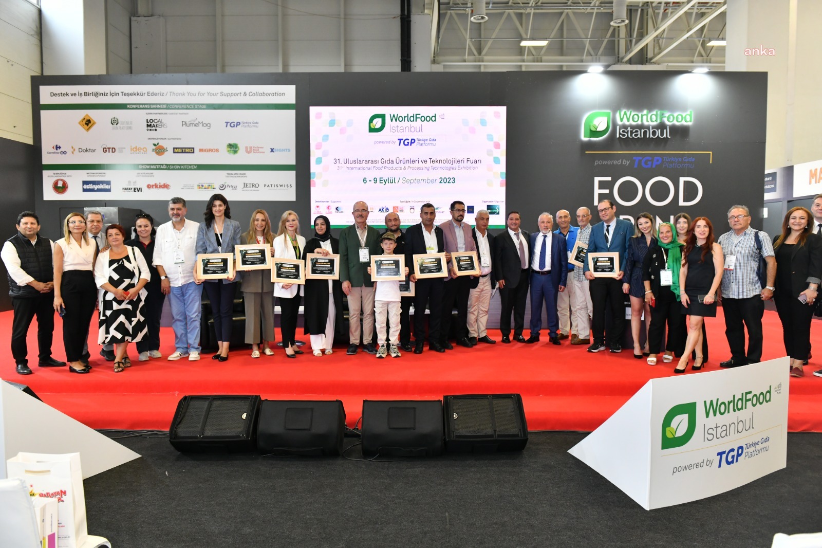 MURATBEY GIDA'YA GÜVENİLİR ÜRÜN PLATFORMU'NDAN TEŞEKKÜR PLAKETİ