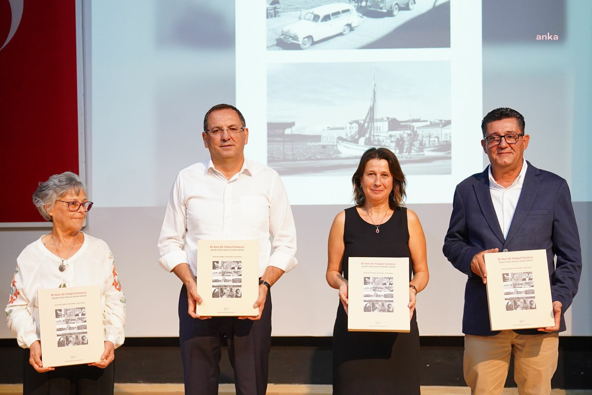 AYVALIK BELEDİYESİ’NİN ÜÇÜNCÜ KÜLTÜR YAYINI "BİR KENT, BİR AYVALIK FOTOĞRAF SANATÇISI: AYVALIK'A ÖNDER AKSOY İLE YENİDEN BAKMAK" KİTABININ TANITIMI YAPILDI