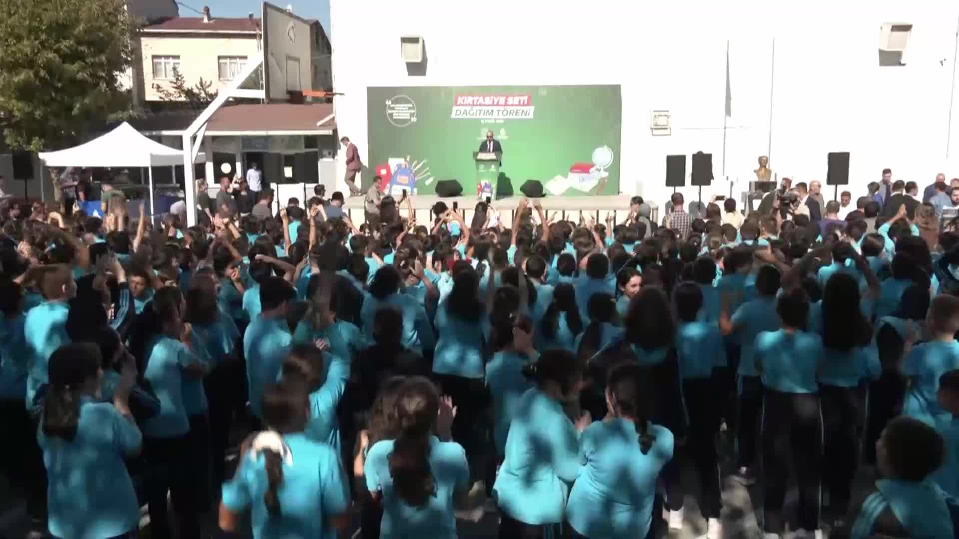 İBB, 2023-24 EĞİTİM-ÖĞRETİM YILI KIRTASİYE SETİ DAĞITIMINI BAŞLATTI