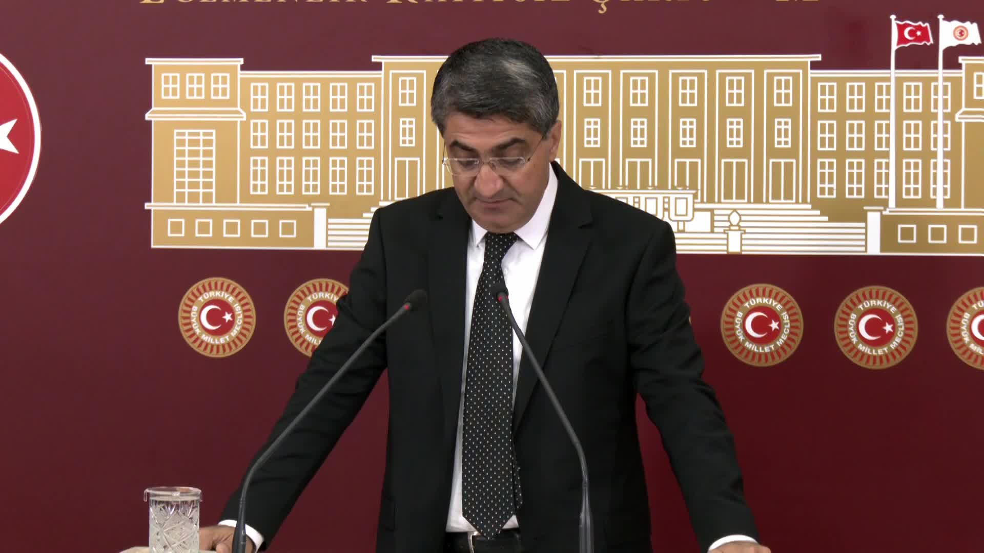 DEVA PARTİLİ MEHMET EMİN EKMEN: "MERSİN İKTİDARIN YETERİ KADAR OY ALAMADIĞI BİR ŞEHİR OLARAK CEZALANDIRILIYOR"