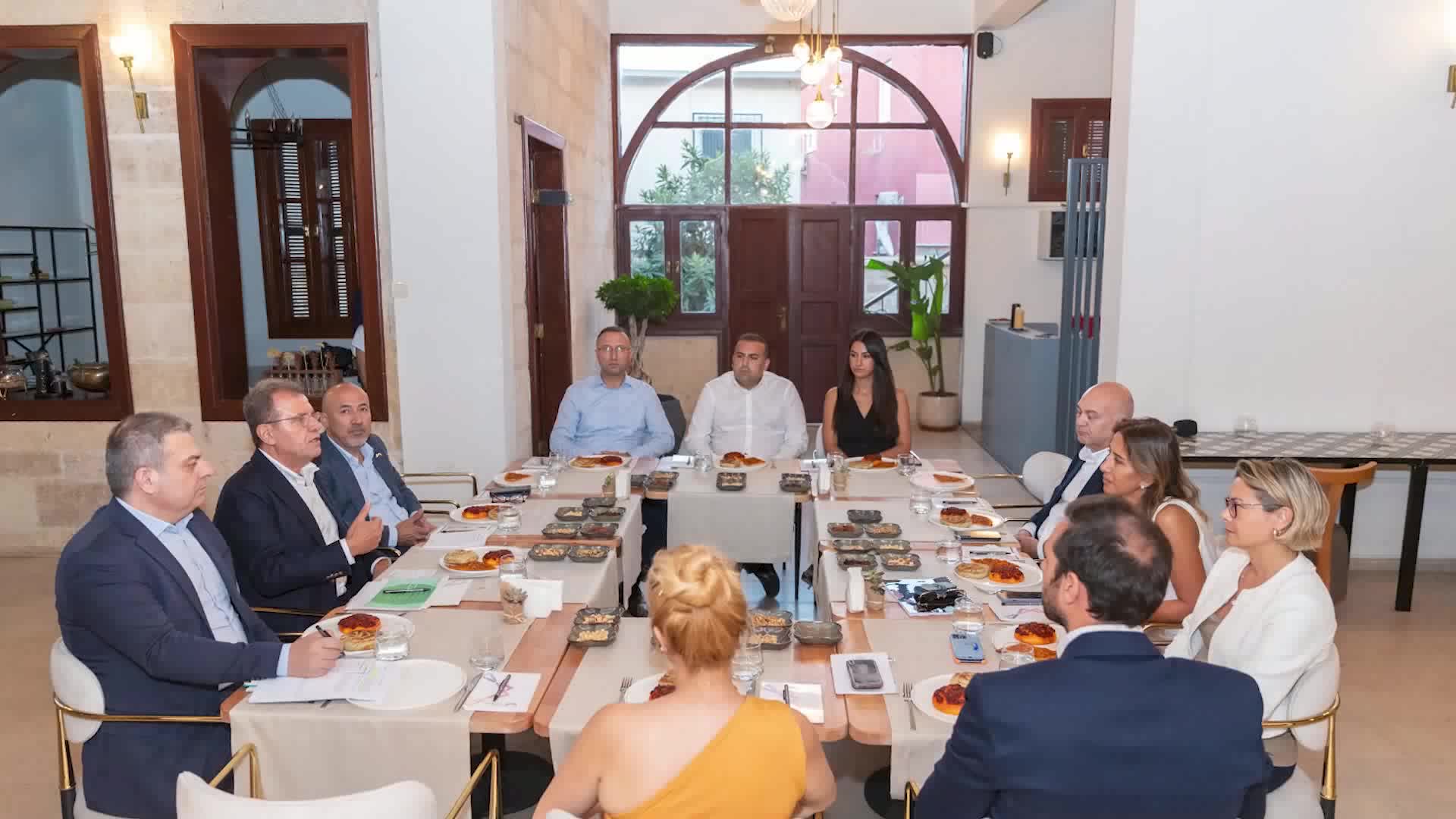 VAHAP SEÇER, AVRUPA İMAR VE KALKINMA BANKASI YETKİLİLERİ İLE BİR ARAYA GELDİ