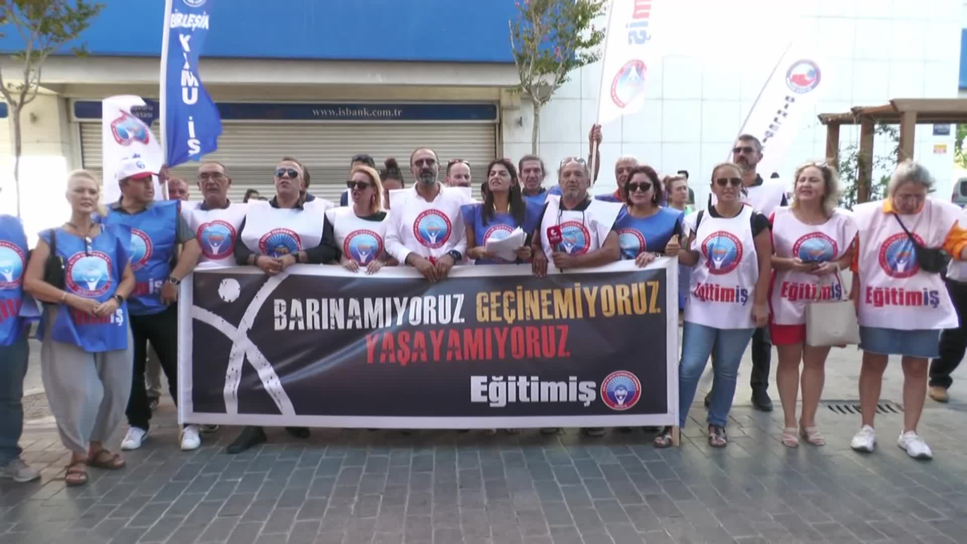 EĞİTİM İŞ İZMİR ŞUBELERİ MEMUR MAAŞLARINI PROTESTO ETTİ... ŞUBE BAŞKANI KETENCİ: "İNSANİ ÇALIŞMA ŞARTLARI VE ÜCRETLERE KAVUŞANA KADAR EYLEMLİLİK SÜRECİMİZİ GİDEREK ARTIRIYORUZ"