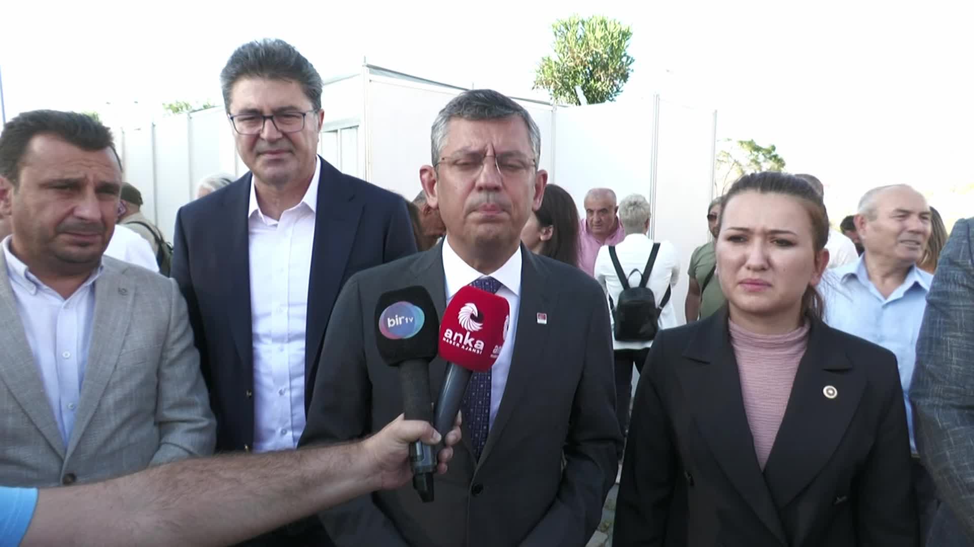 EĞİTİM ÖRGÜTLERİ İZMİR'DE ÇEDES'E "HAYIR" DEDİ... ÖZGÜR ÖZEL: "ÇOCUK EĞİTİMİ ÜZERİNE UZMANLIĞI OLMAYAN KİŞİLERİN OKULLARA GÖREVLENDİRİLMESİ SON DERECE SAKINCALI"