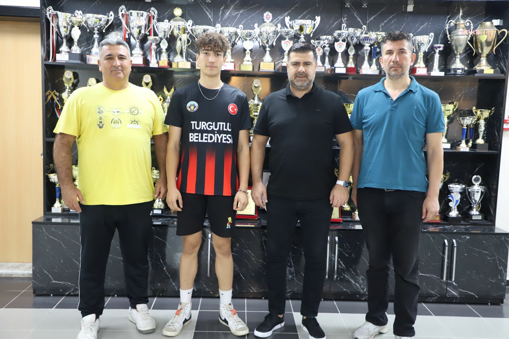 TURGUTLU BELEDİYESPOR ERKEK VOLEYBOL TAKIMI OYUNCUSU 1. LİG’E TRANSFER OLDU
