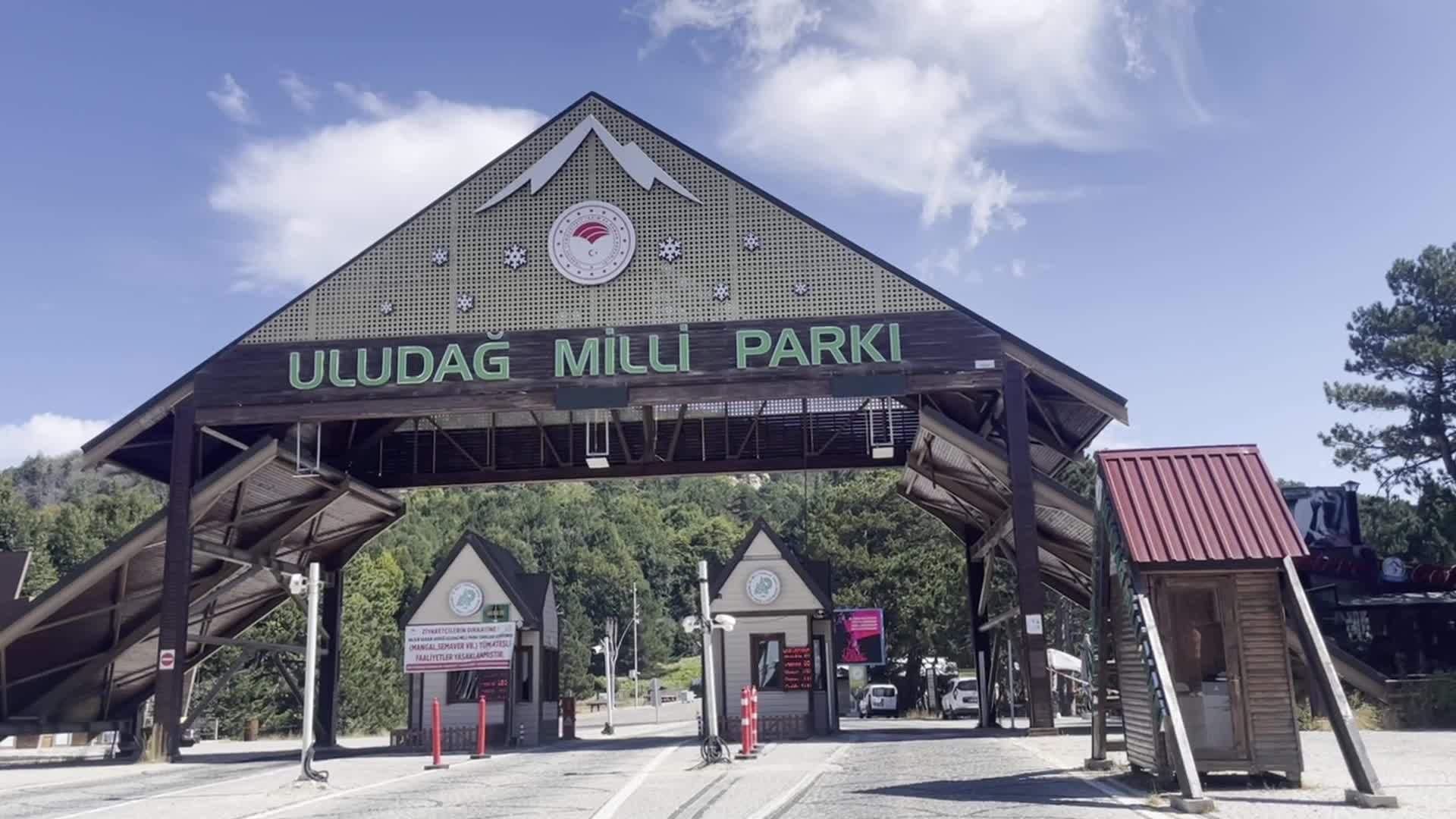 ORHAN SARIBAL'DAN ULUDAĞ MİLLİ PARK SINIRI İÇİNDE BULUNAN KİRAZLIYAYLA'YA HELİKOPTER PİSTİ YAPILMASINA TEPKİ: "BURASI BABANIZIN MALI DEĞİL"