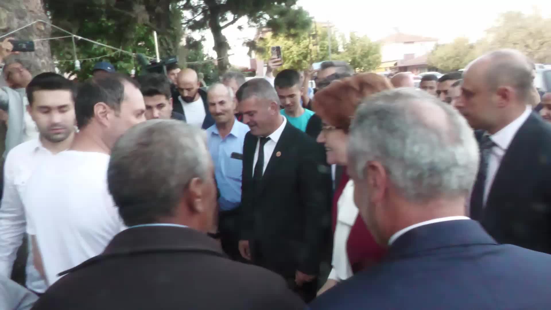AKŞENER, EDİRNE’NİN TAYAKADIN KÖYÜNDE: “BUNDAN SONRA KÖY GEZECEĞİM. ESNAF GEZDİK AMA TARIMI, KÖYÜ, KÖYLÜYÜ GEZMEMİŞTİK”