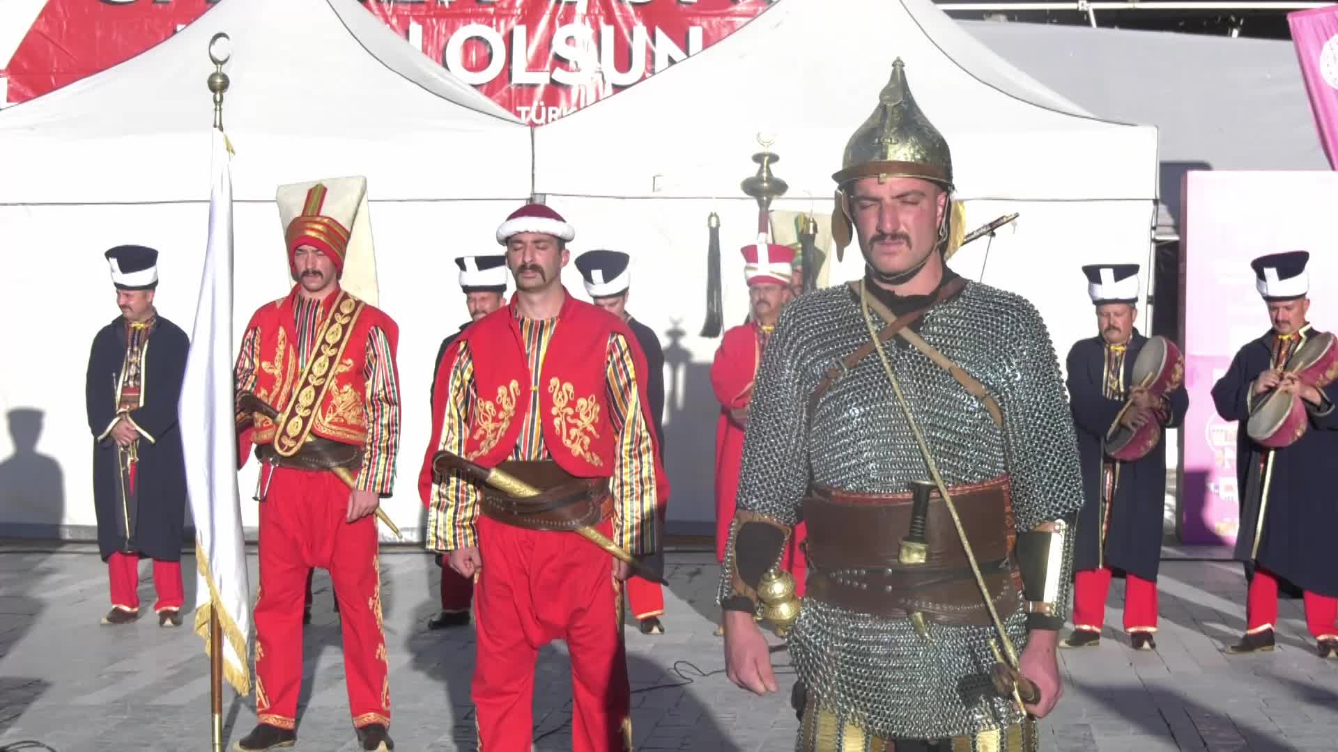 MSB MEHTERAN EKİBİ, BAŞKENT KÜLTÜR YOLU FESTİVALİ'NİN ÜÇÜNCÜ GÜNÜNDE ULUS'TA BAŞKENTLİLERLE BULUŞTU