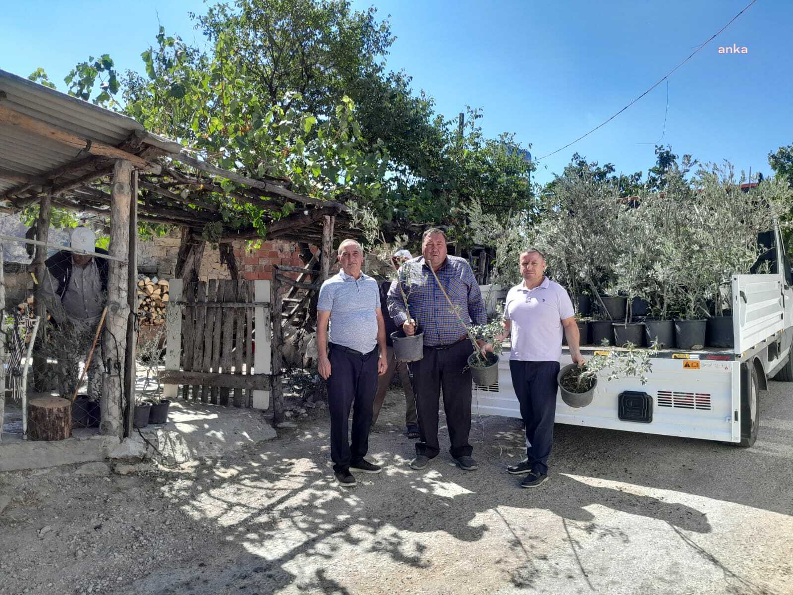 EDREMİT BELEDİYESİ, YANGINDAN ETKİLENEN ÇANAKKALE'YE FİDAN DESTEĞİNDE BULUNUYOR