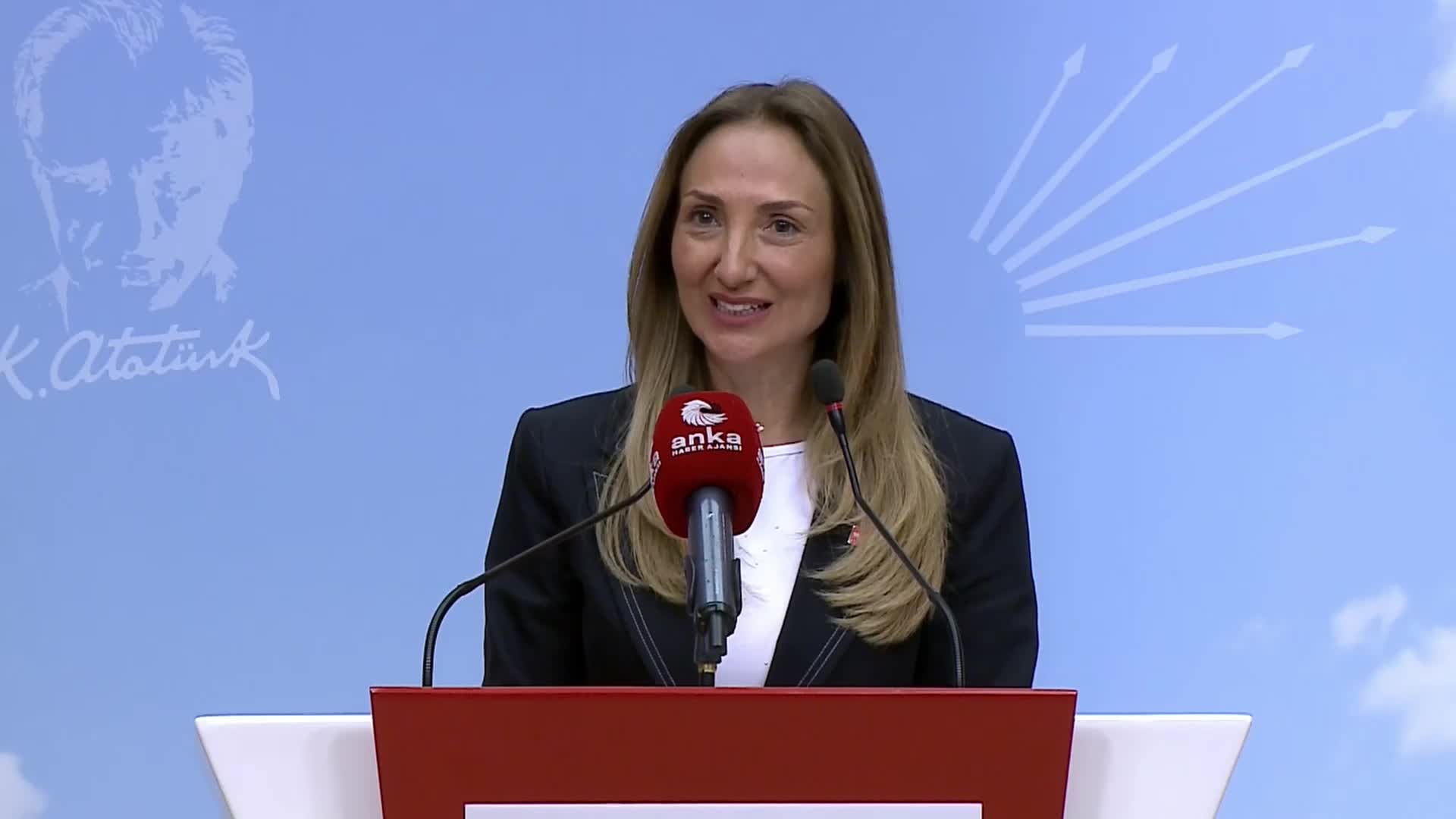 AYLİN NAZLIAKA: “ÇOCUKLAR OKULDA AÇLIKTAN BAYILIRKEN ÜCRETSİZ ÖĞÜN UYGULAMASININ RAFA KALDIRILMASINI ASLA AMA ASLA KABUL ETMİYORUZ”