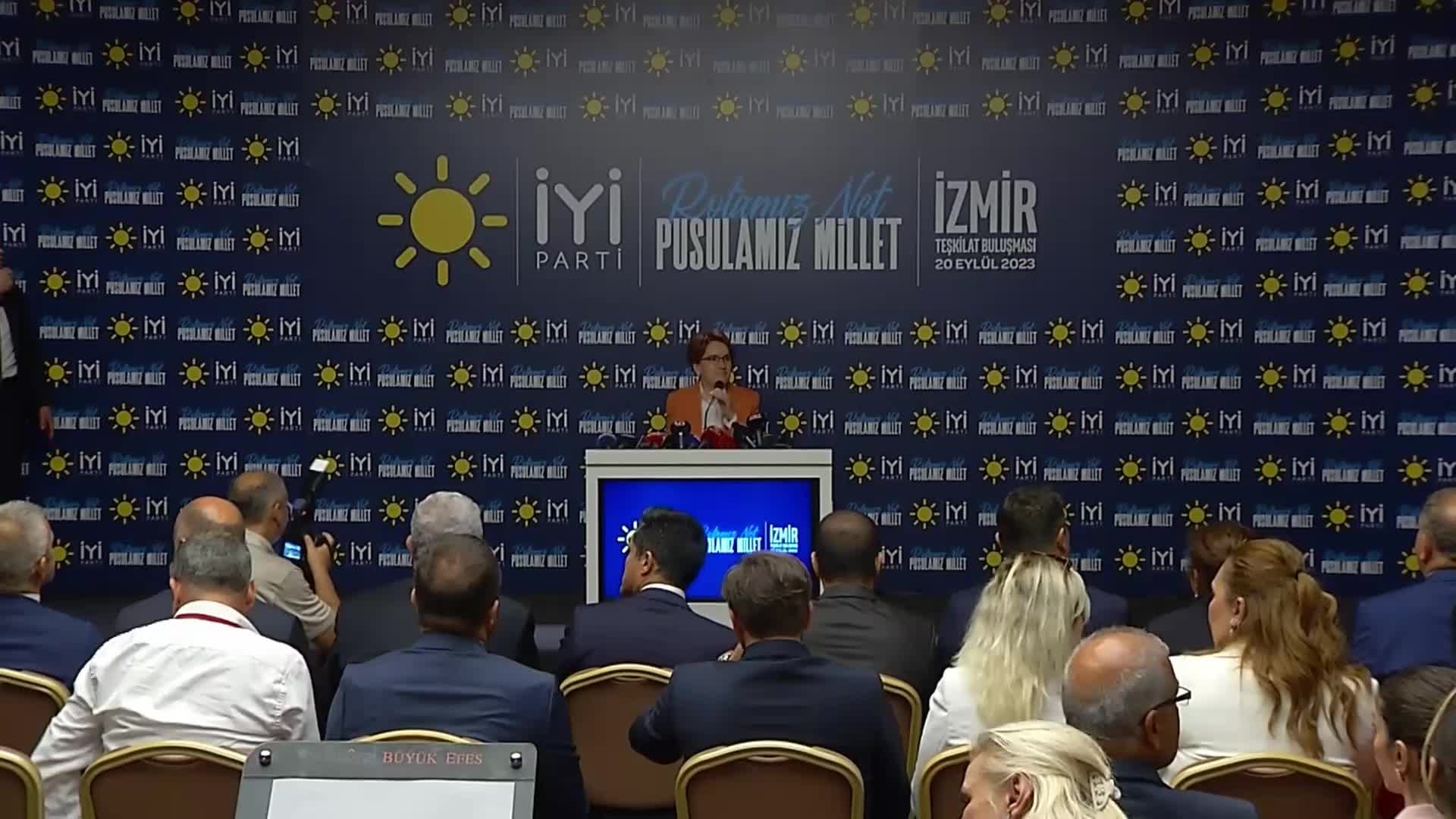 AKŞENER, ÜMİT ÖZLALE’Yİ İZMİR BÜYÜKŞEHİR BELEDİYE BAŞKAN ADAYI OLARAK AÇIKLADI: "İZMİR’İ KOKUDAN, SIĞINMACIDAN KURTARACAK"