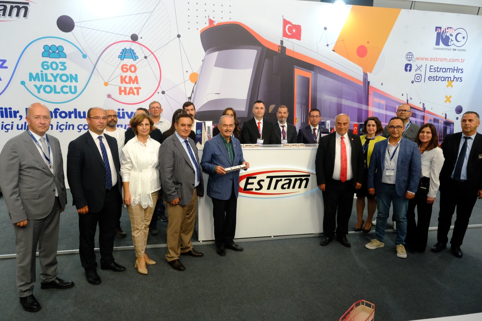 YILMAZ BÜYÜKERŞEN’DEN FUARDAKİ STANTLARA ZİYARET