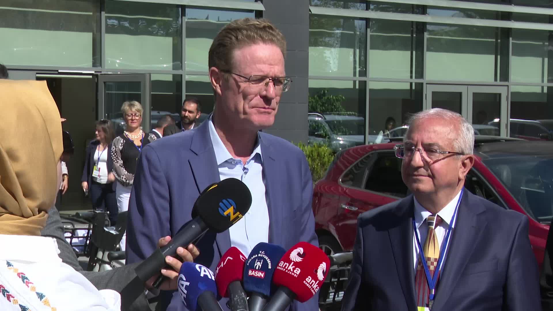 NIKOLAUS MEYER-LANDRUT, ERDOĞAN'IN "AB İLE GEREKİRSE YOLLARIMIZI AYIRIRIZ" AÇIKLAMASINI DEĞERLENDİRDİ: "TOPLANTILAR YAPILIYOR. BU KONUDA ŞU ANDA BİR YORUM YAPMAYACAĞIM"