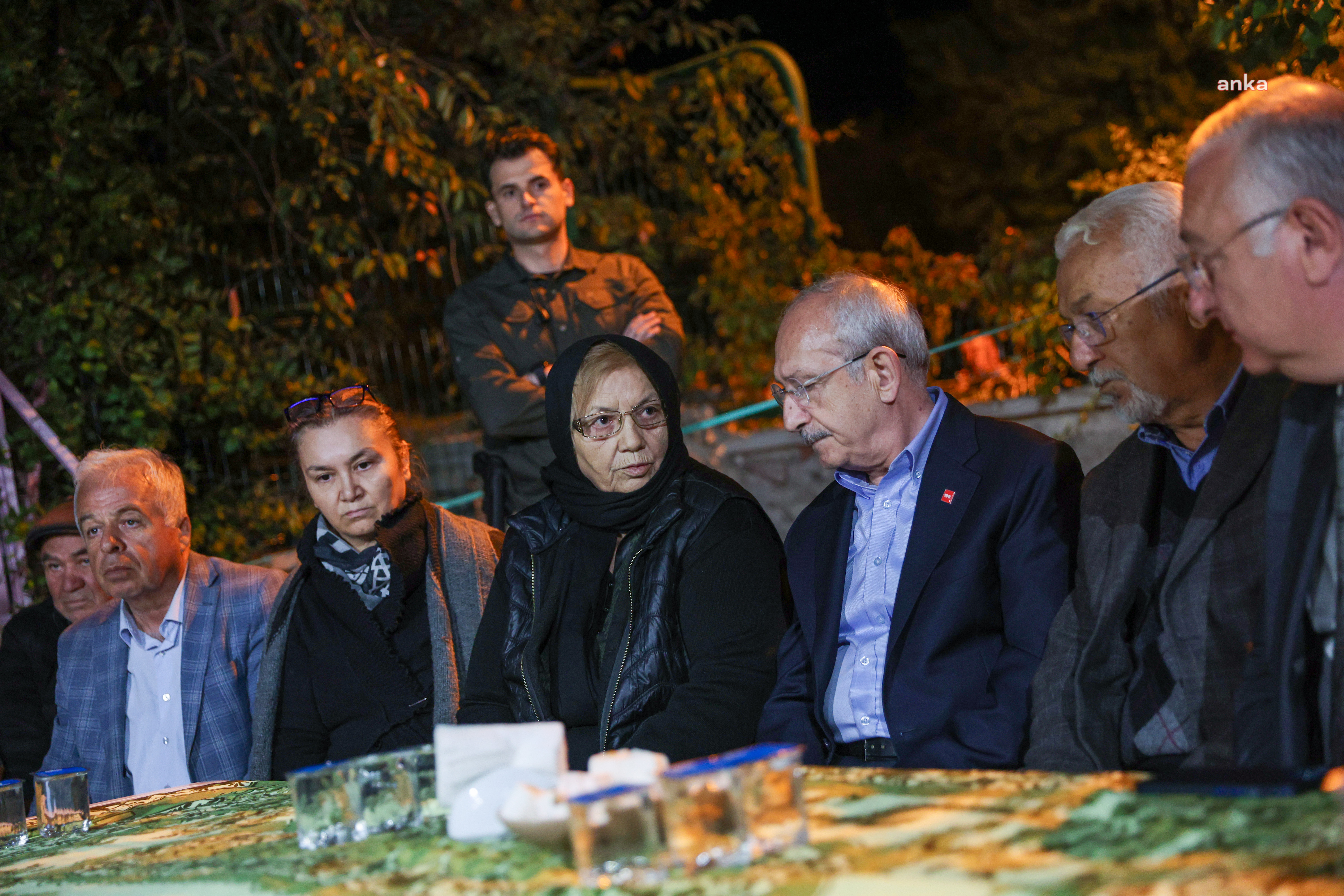 KEMAL KILIÇDAROĞLU GEÇTİĞİMİZ GÜNLERDE HAYATINI KAYBEDEN EMNİYET MÜDÜRÜ KAZIM KAMAN'IN AİLESİNE TAZİYE ZİYARETİNDE BULUNDU