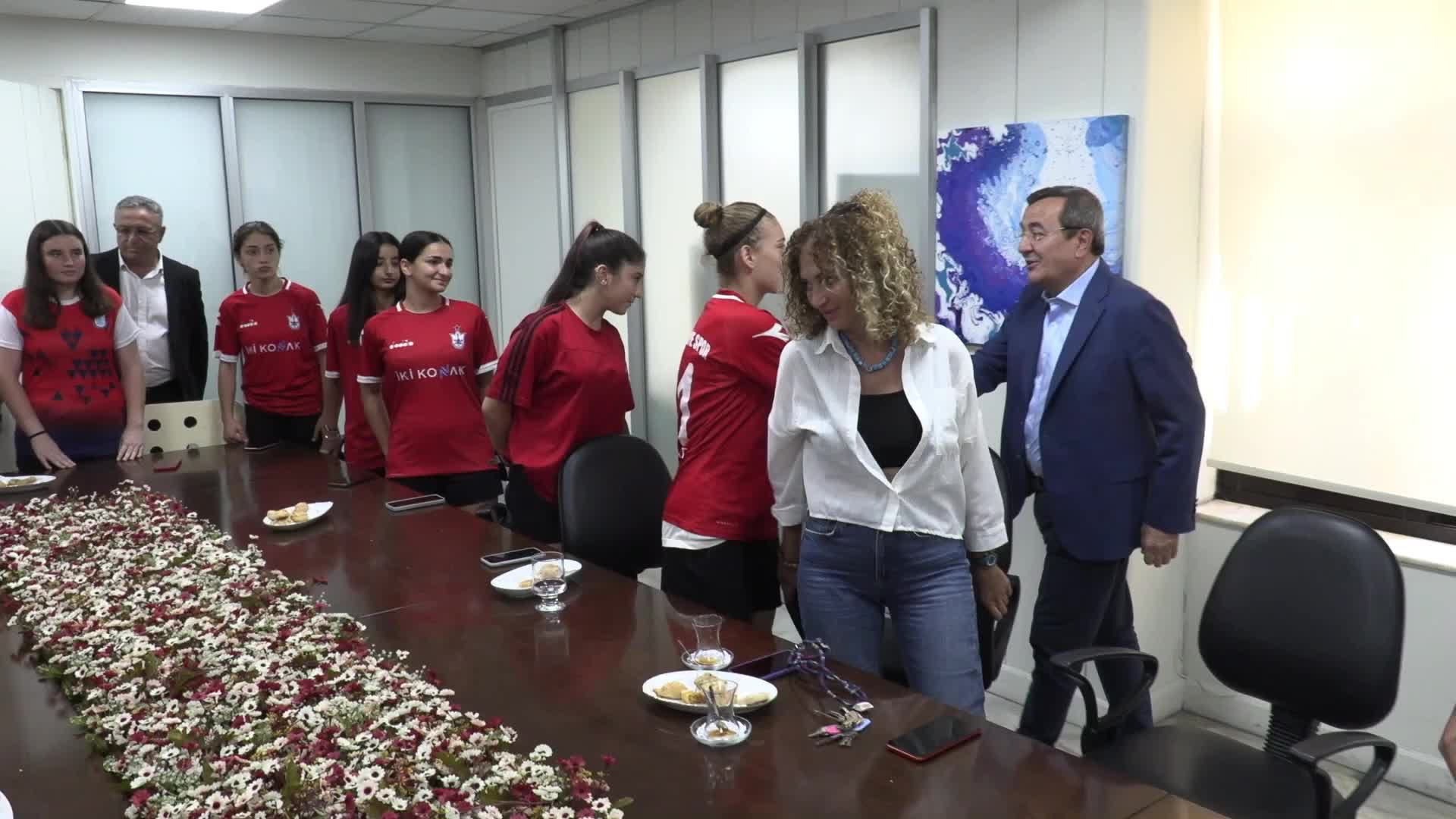 KONAK’IN YEŞİL SAHADAKİ SULTANLARINDAN TÜRKİYE DERECESİ