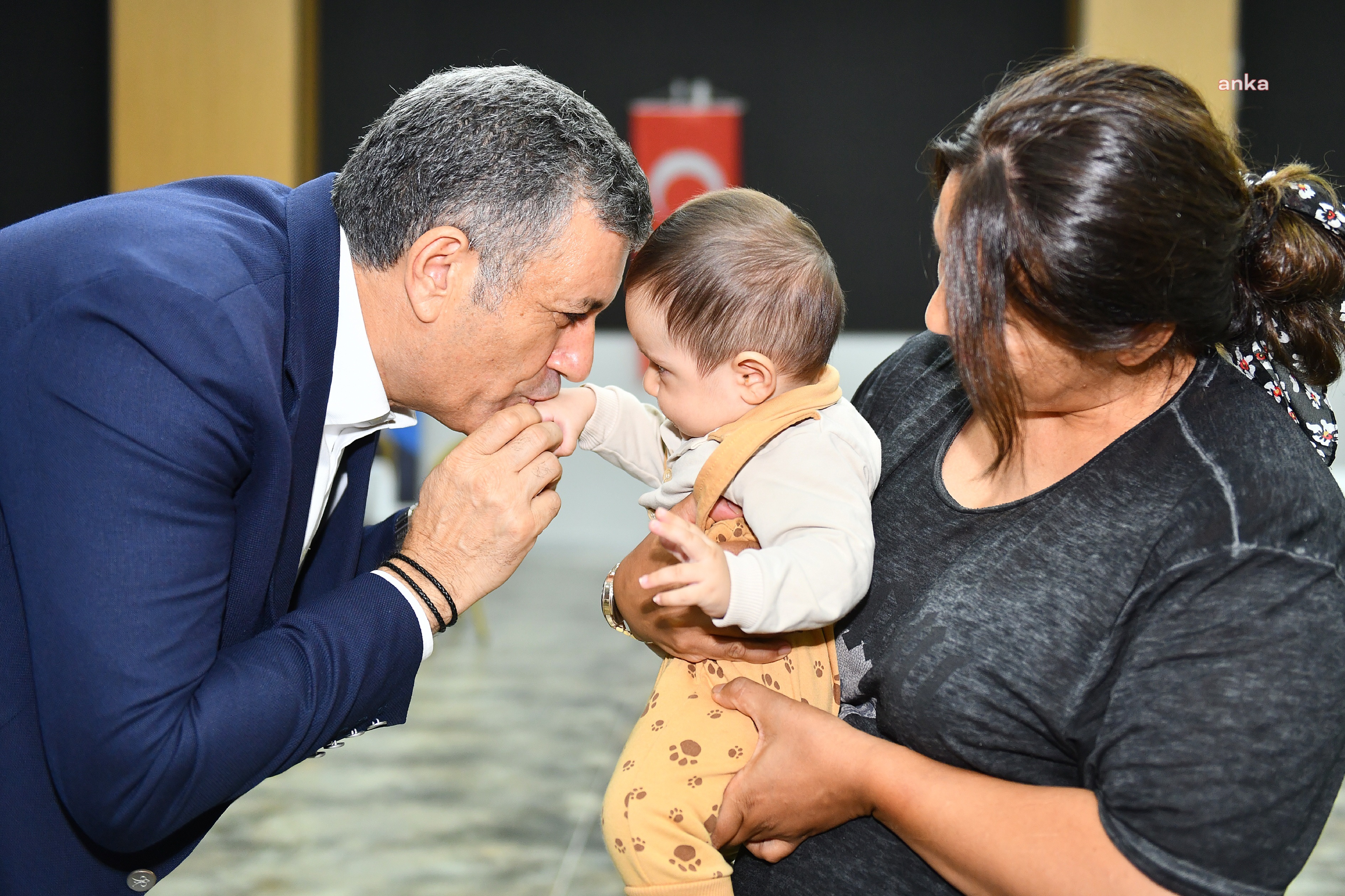 ESENYURT BELEDİYE BAŞKANI BOZKURT, HALKIN SORUNLARINA ÇÖZÜM ARADI