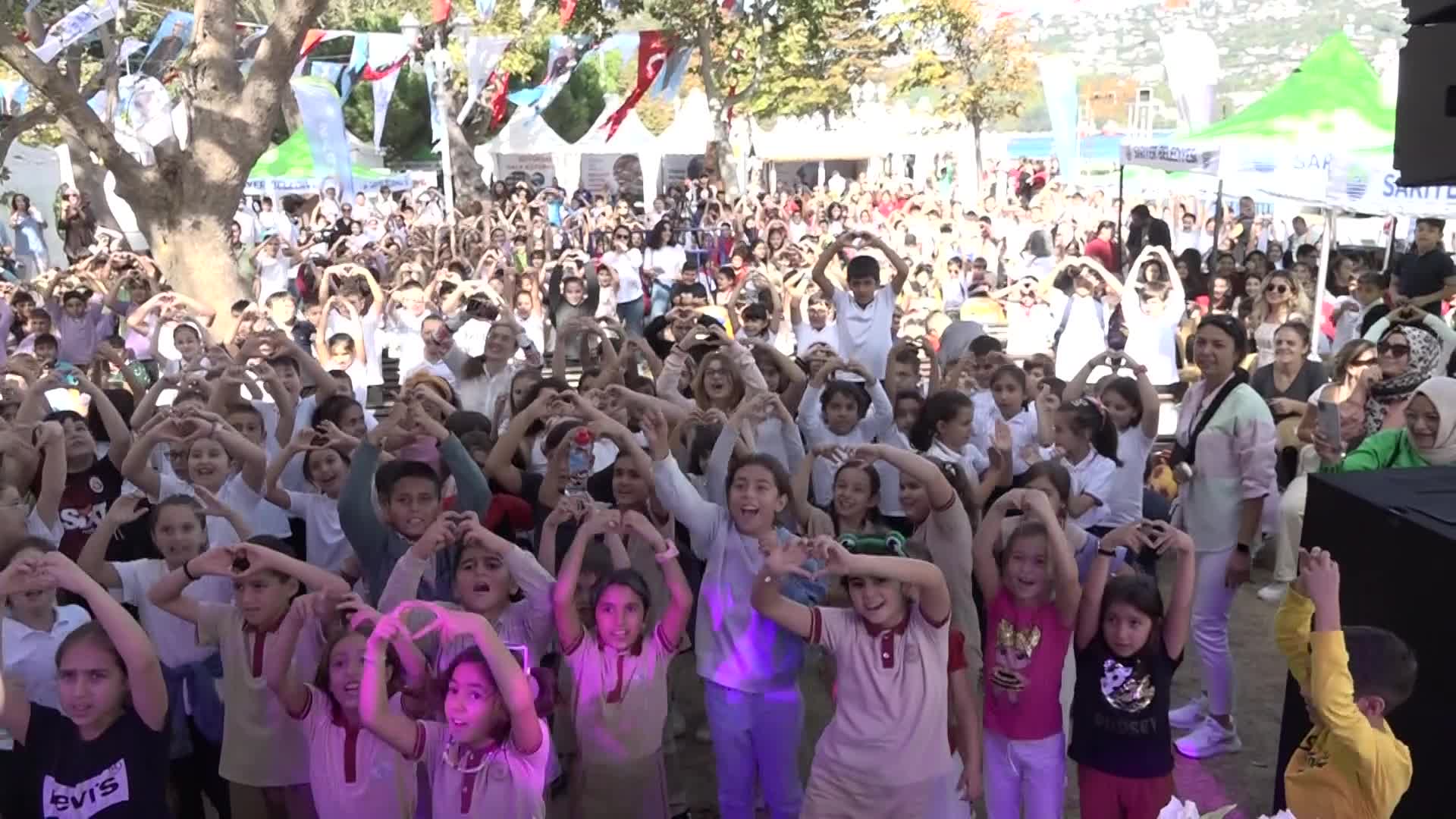SARIYER BELEDİYESİ'NİN EDEBİYAT GÜNLERİ ŞENAY LAMBAOĞLU'NUN KONSERİYLE DEVAM ETTİ