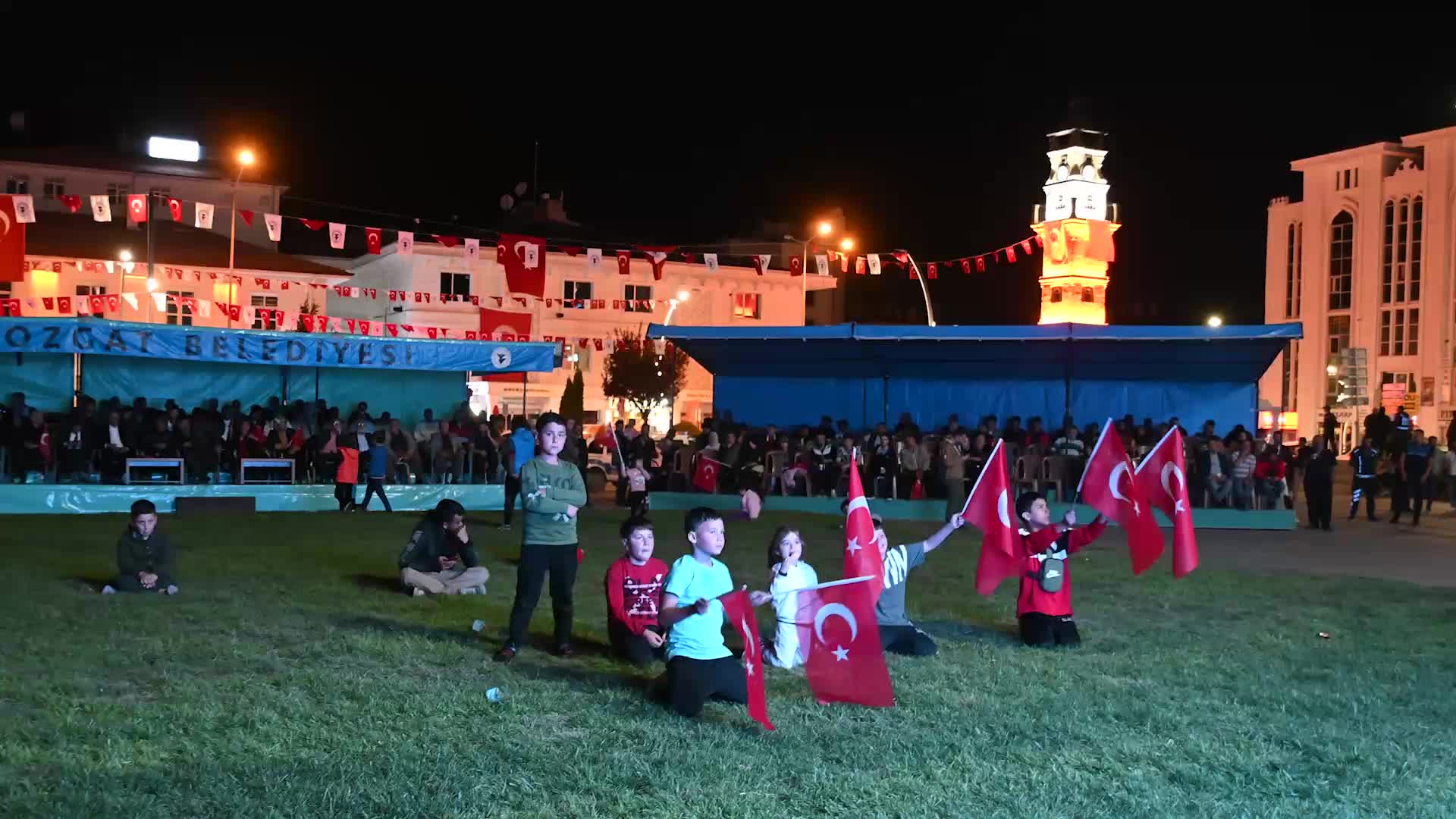 RIZA KAYAALP'İN DÜNYA GÜREŞ ŞAMPİYONASI FİNALİ MEMLEKETİ YOZGAT’TA DEV EKRANDAN İZLENDİ