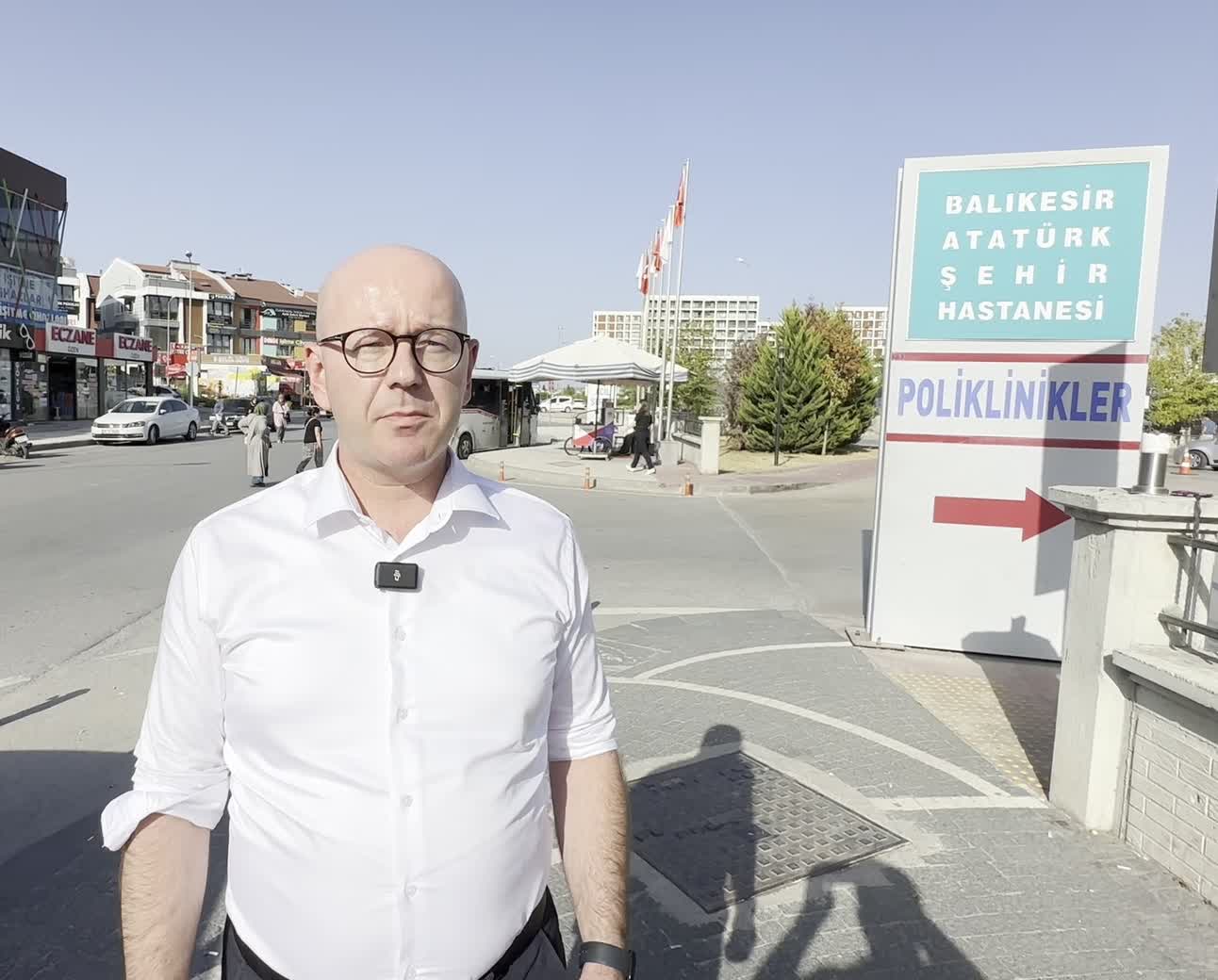 SERKAN SARI, SAYIŞTAY'IN SAĞLIK BAKANLIĞI RAPORUNU DEĞERLENDİRDİ: 5 YILLIK SÜREÇTE 1,6 MİLYAR TL'YE VARAN KATKI PAYININ TURİSTLERDEN TAHSİL EDİLMEDİĞİ GÖRÜNMEKTEDİR"